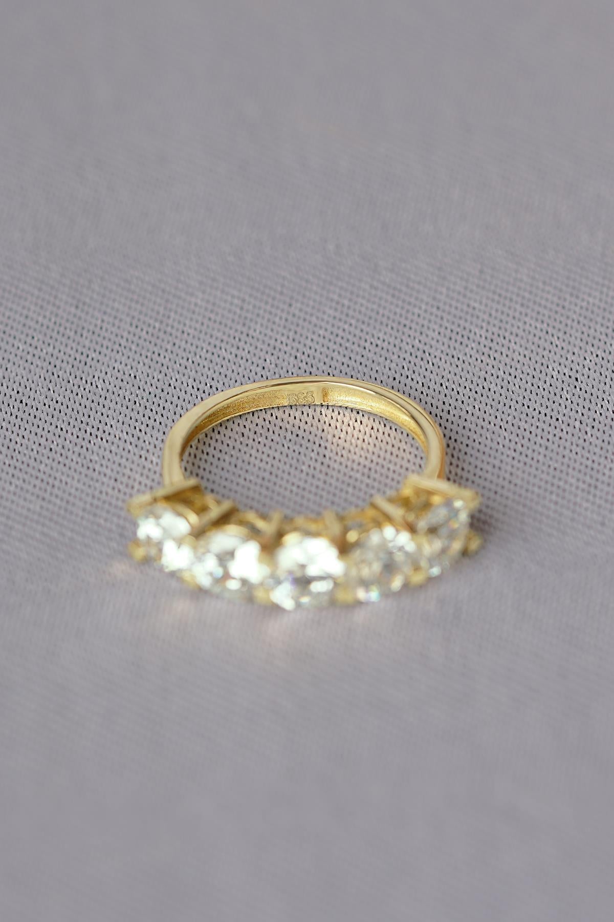 14ct Gold Five Stone Ring