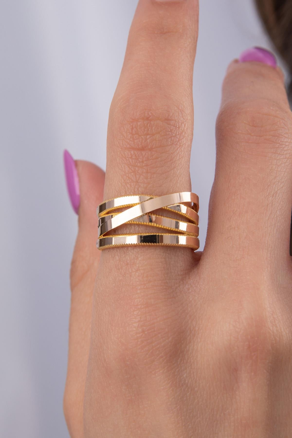 14K Gold Gleaming 4 Spiral Ring