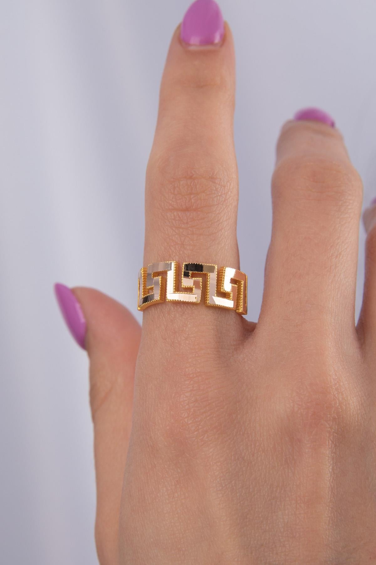 14K Gold Gleaming Greek Key Ring