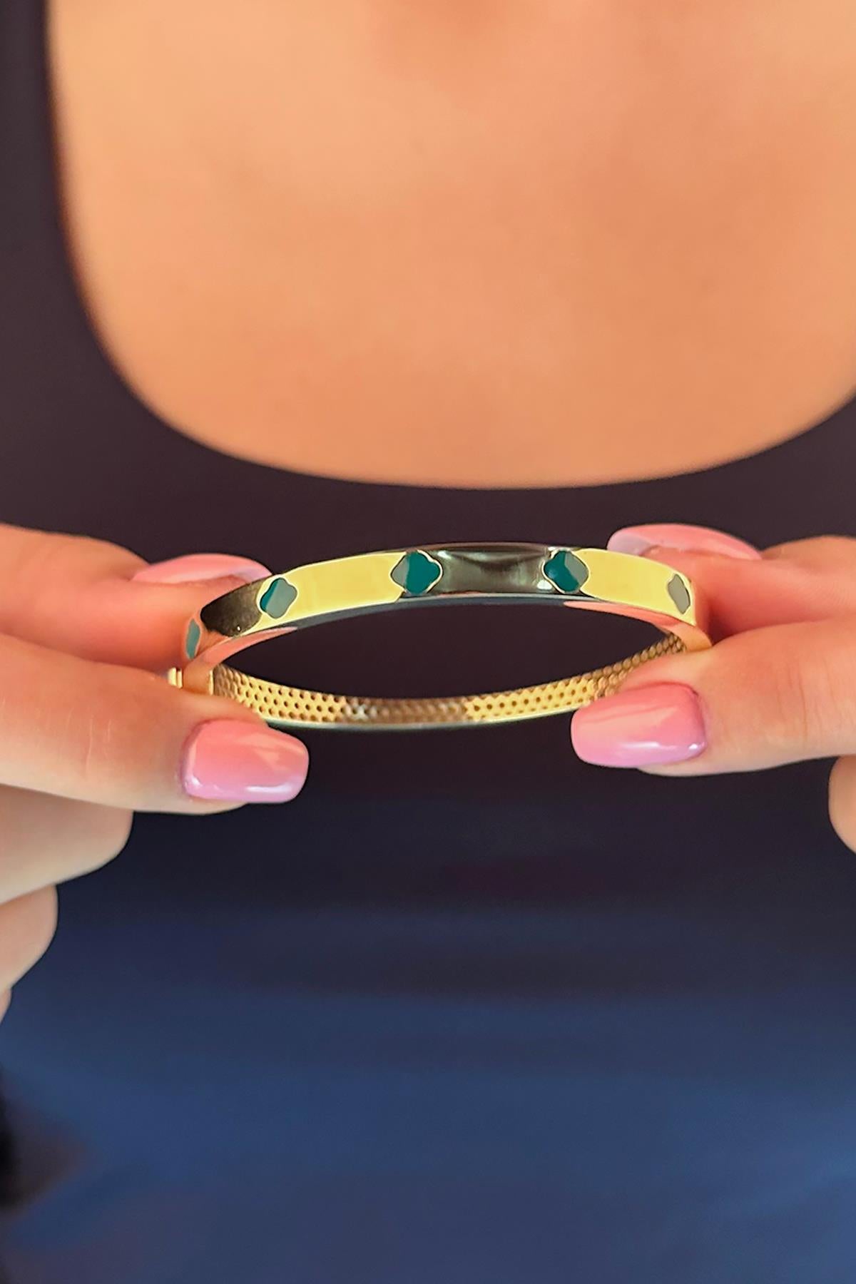 14K Gold Green Enamel Clover Bangle