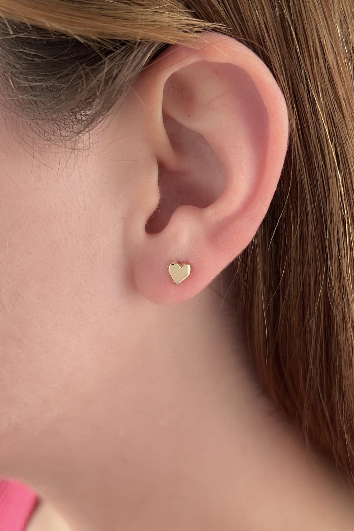 14ct Gold Herat Shape Stud Earrings