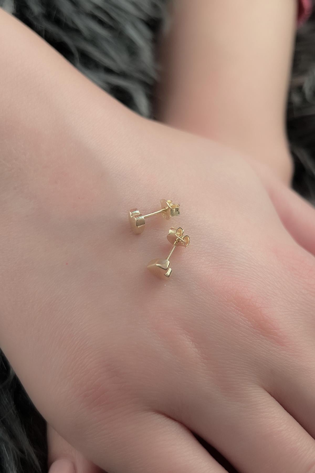 14ct Gold Herat Shape Stud Earrings