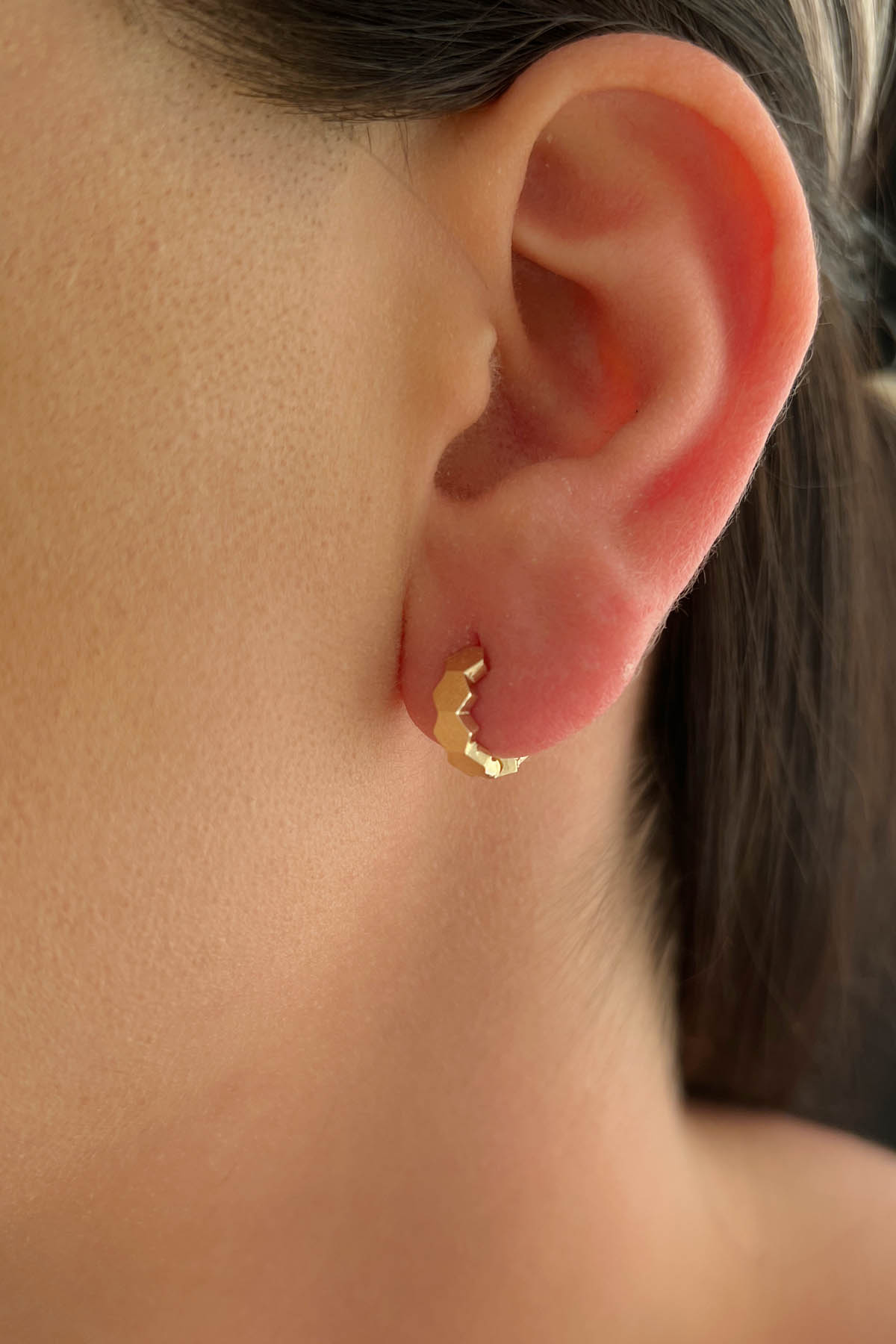 14ct Gold Honeycomb Huggie Hoop Earrings