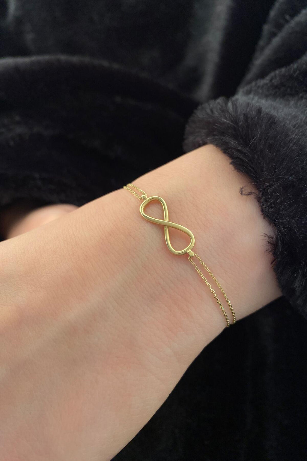14ct Gold infinity shape Bracelet