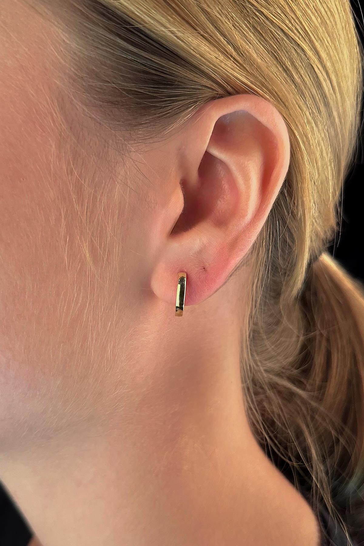 14ct Gold Medium Faceted Huggie Earrings