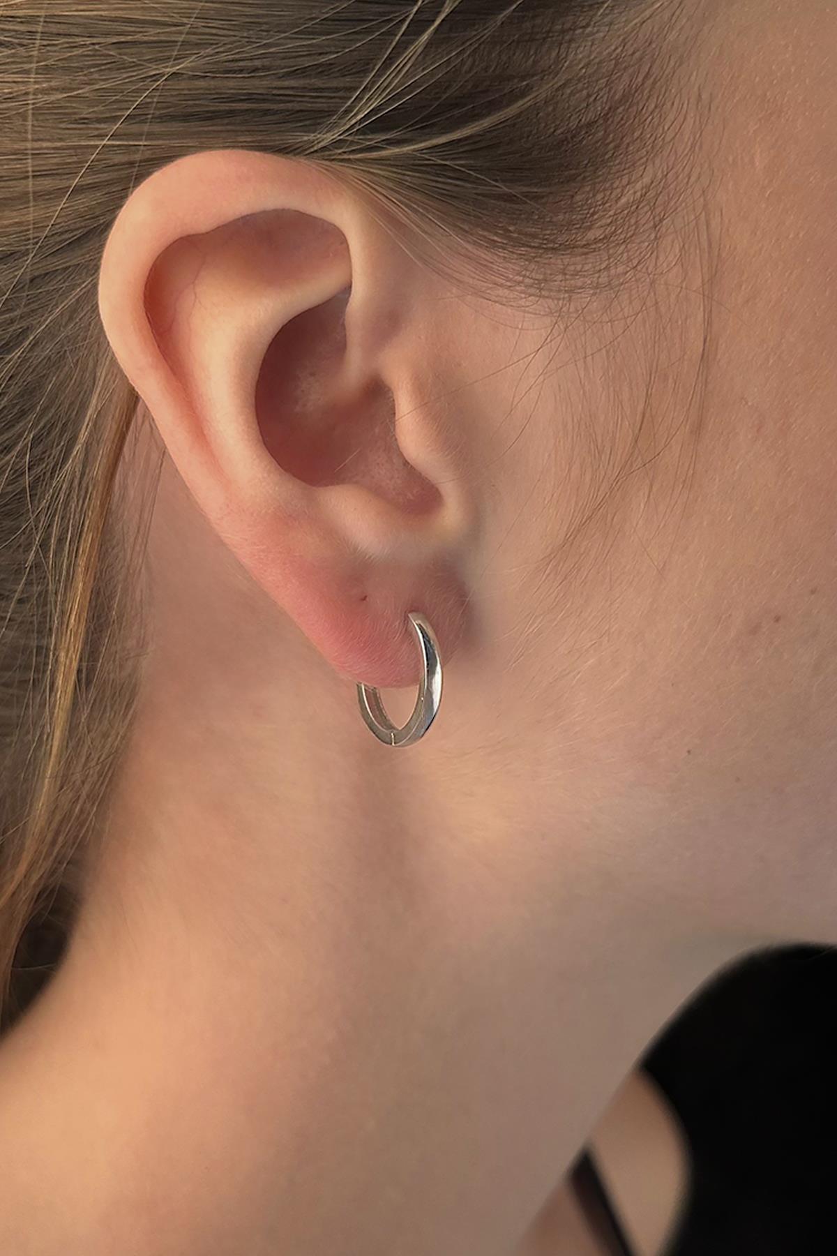 14ct Gold Medium Gold Faceted Huggie Earrings