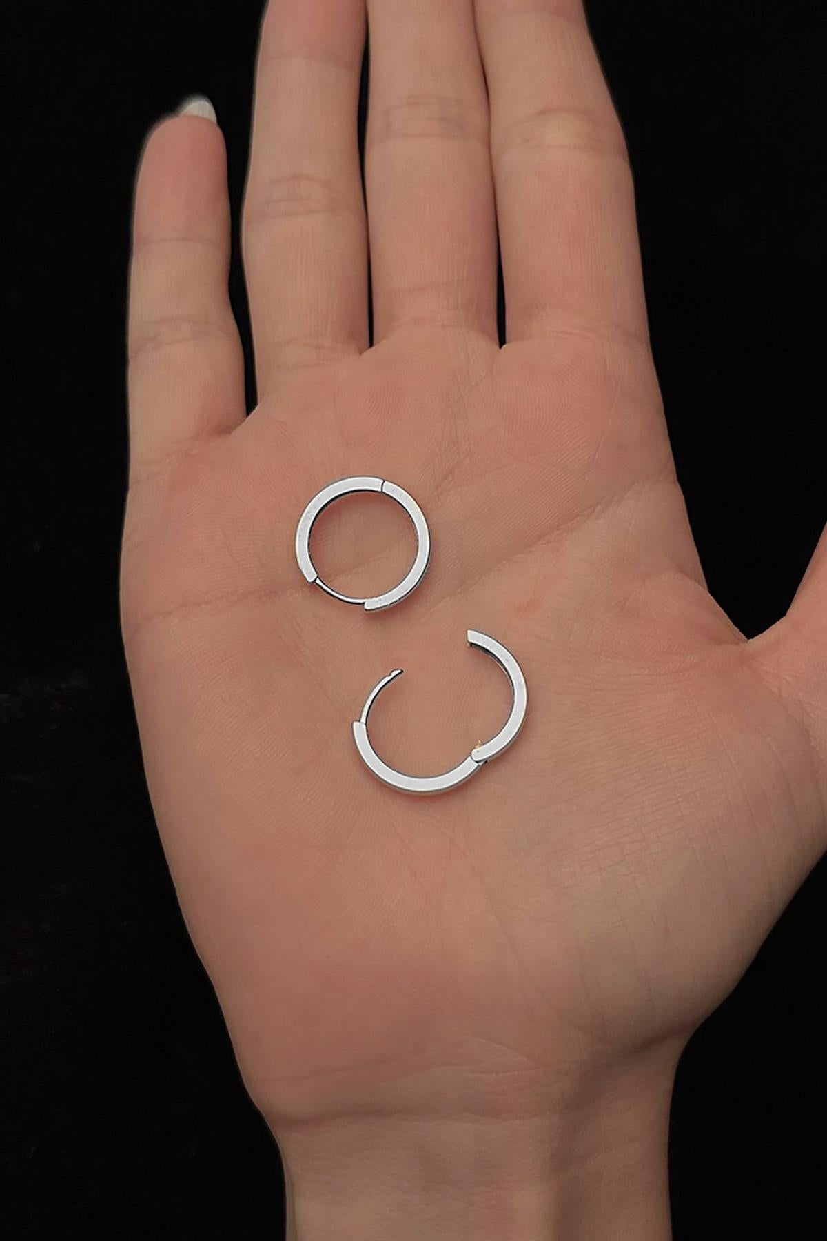 14ct Gold Medium Gold Faceted Huggie Earrings