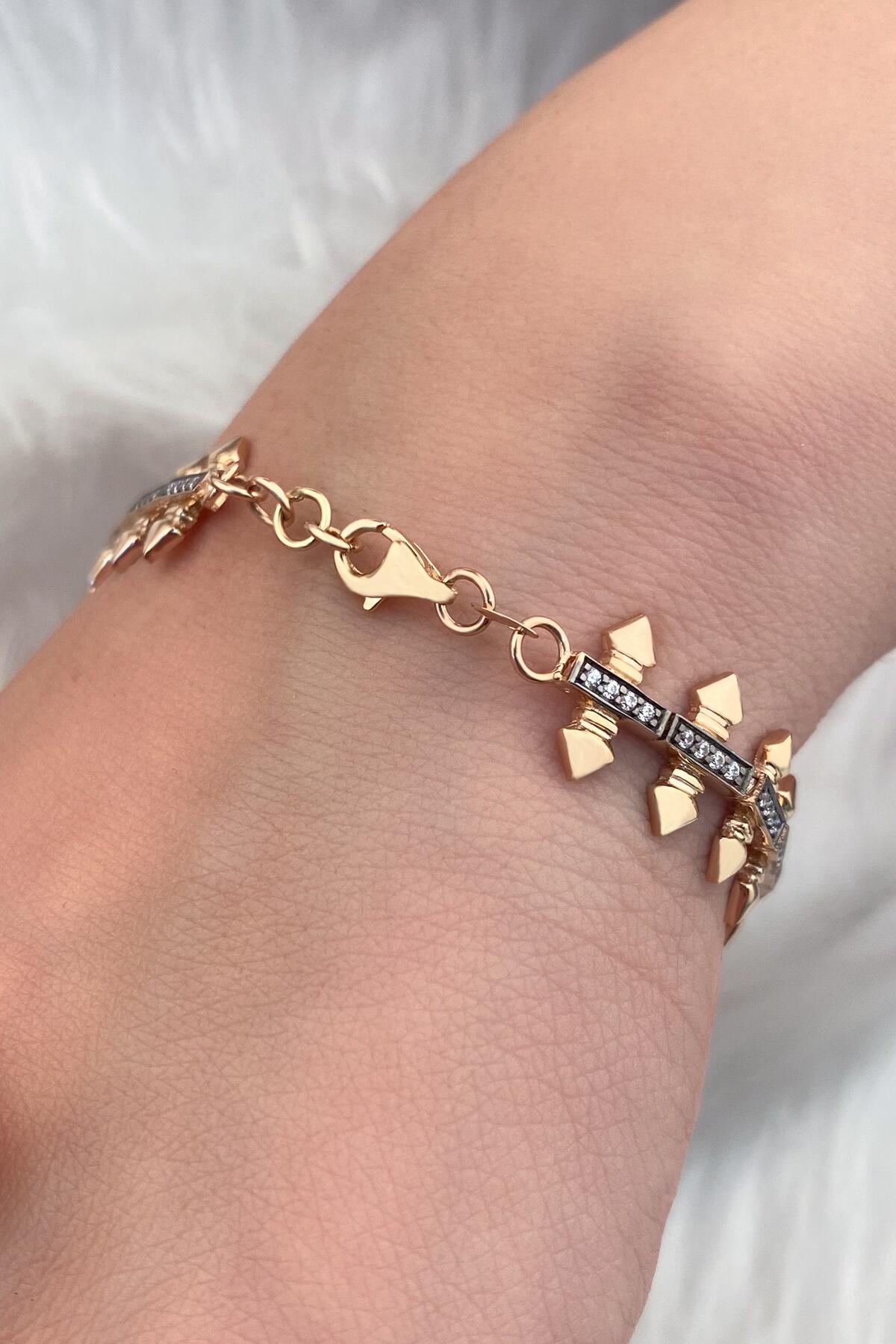 14K Gold Nail Patterned Bracelet