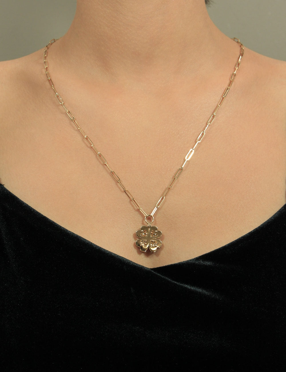 14K Gold Paperclip 3D Clover Necklace