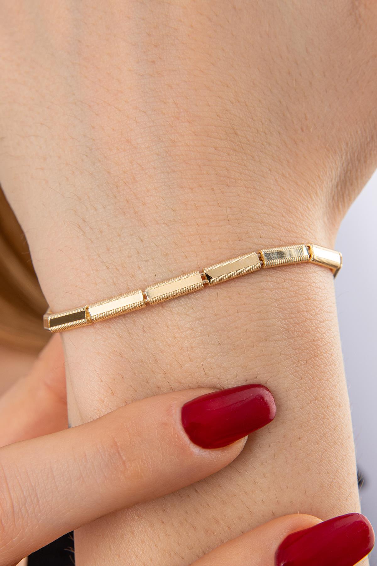 14ct Gold Patterned Bracelet