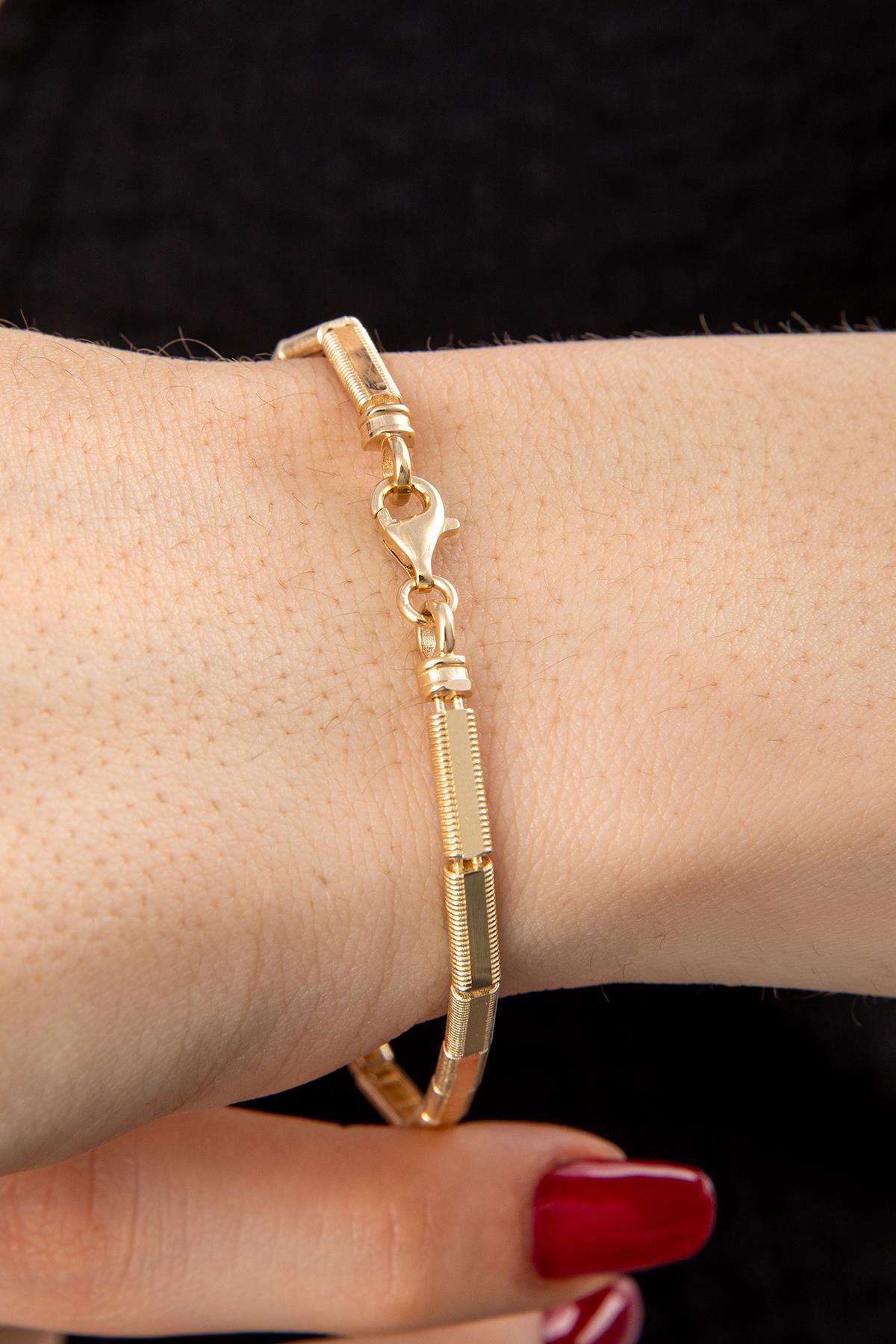 14ct Gold Patterned Bracelet