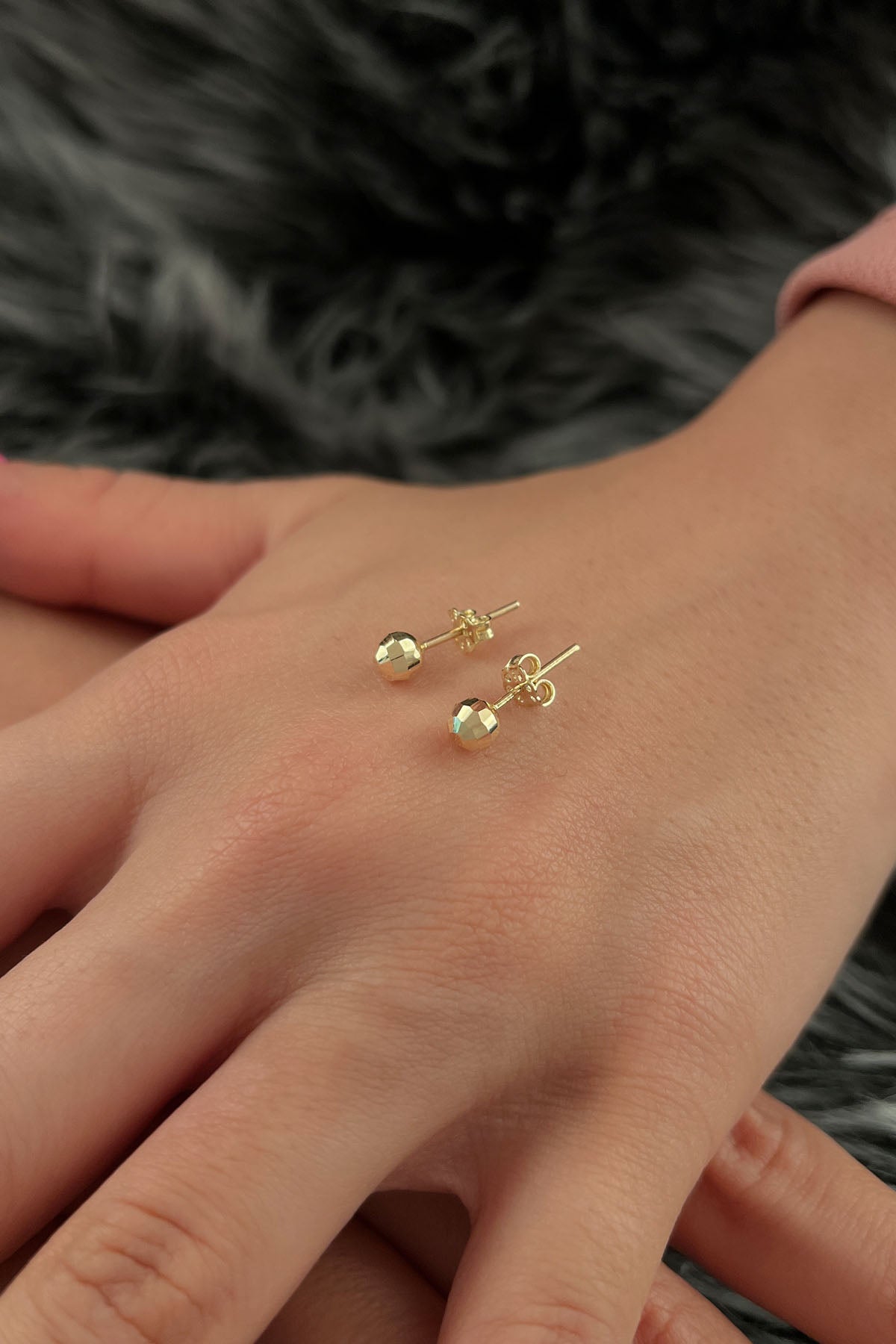 14ct Gold Patterned Small Ball Stud Earrings