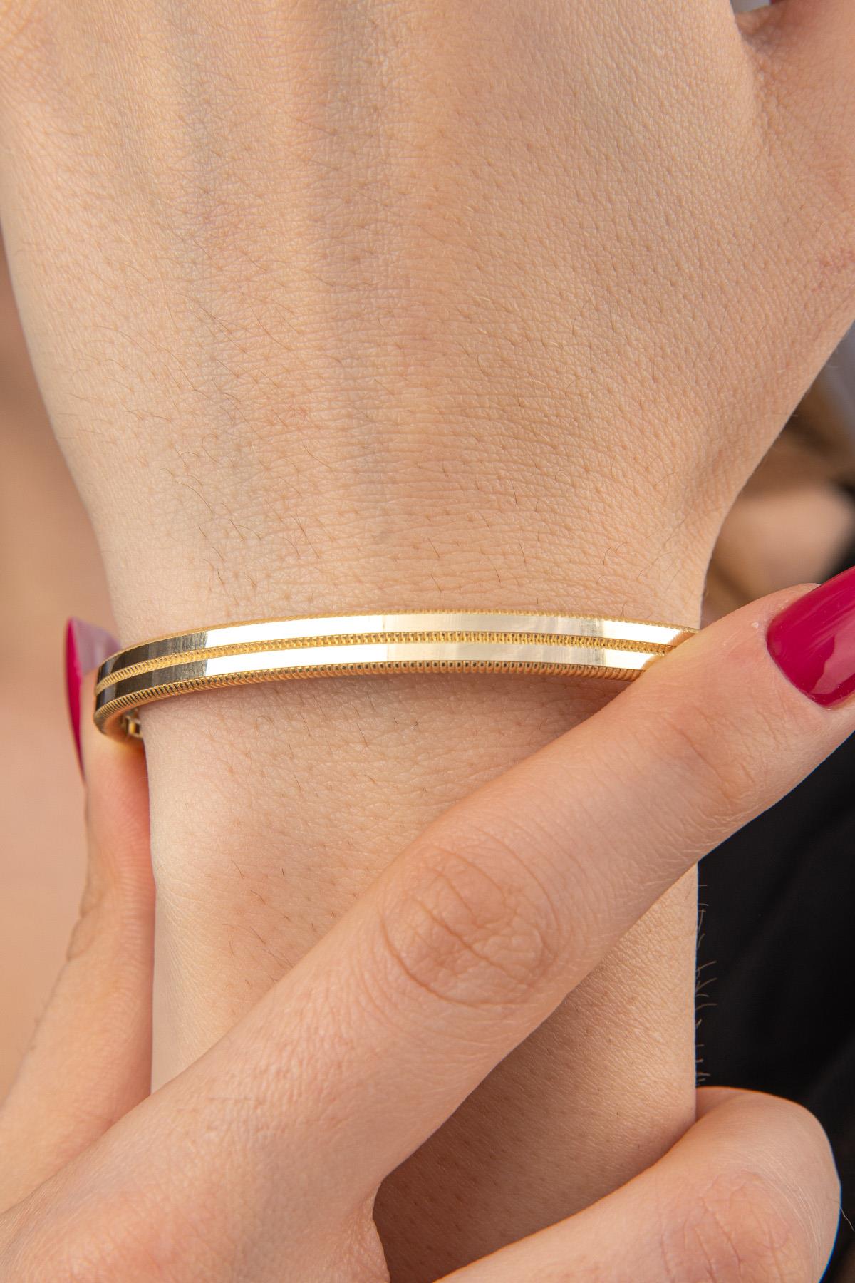 14ct Gold Pen-Carved Ajda Cuff