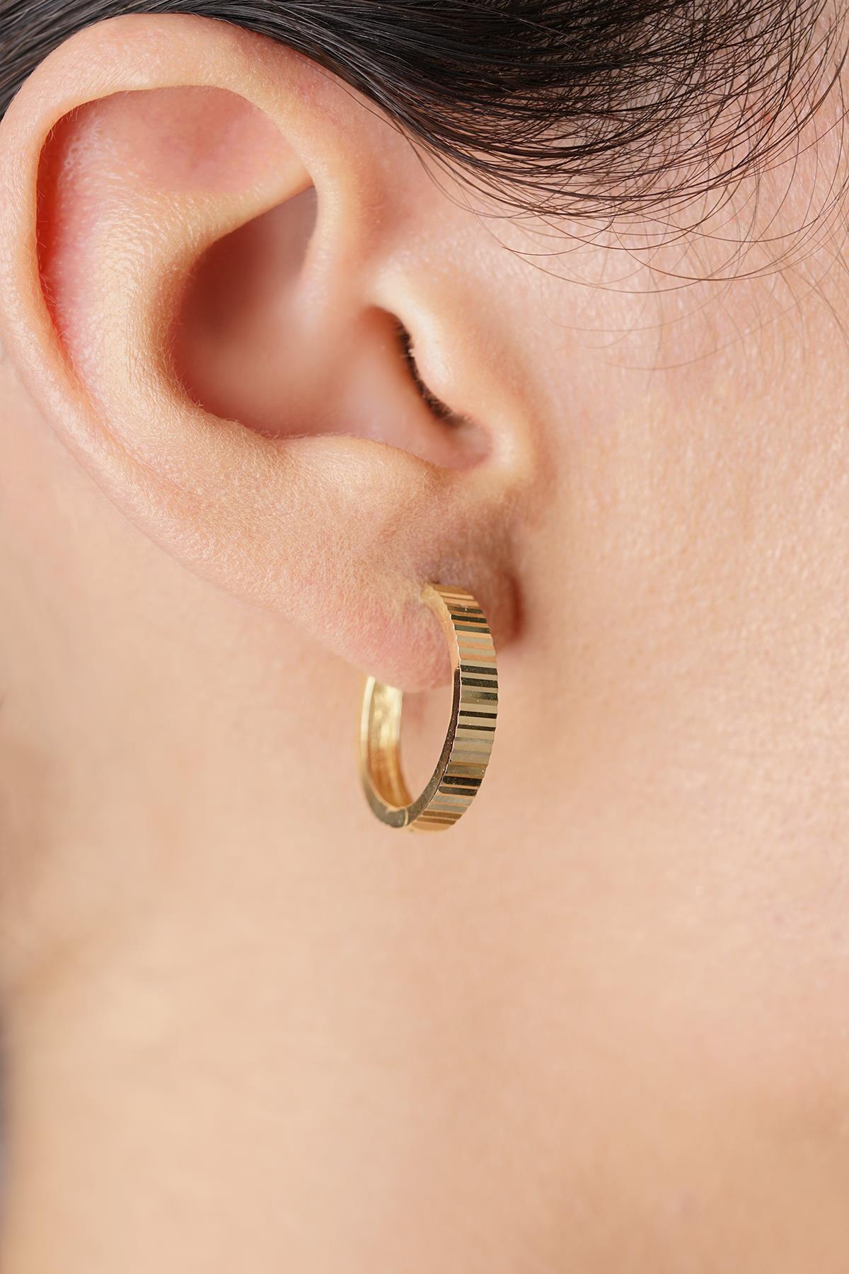 14ct Gold Polished Medium Hoop Earrings
