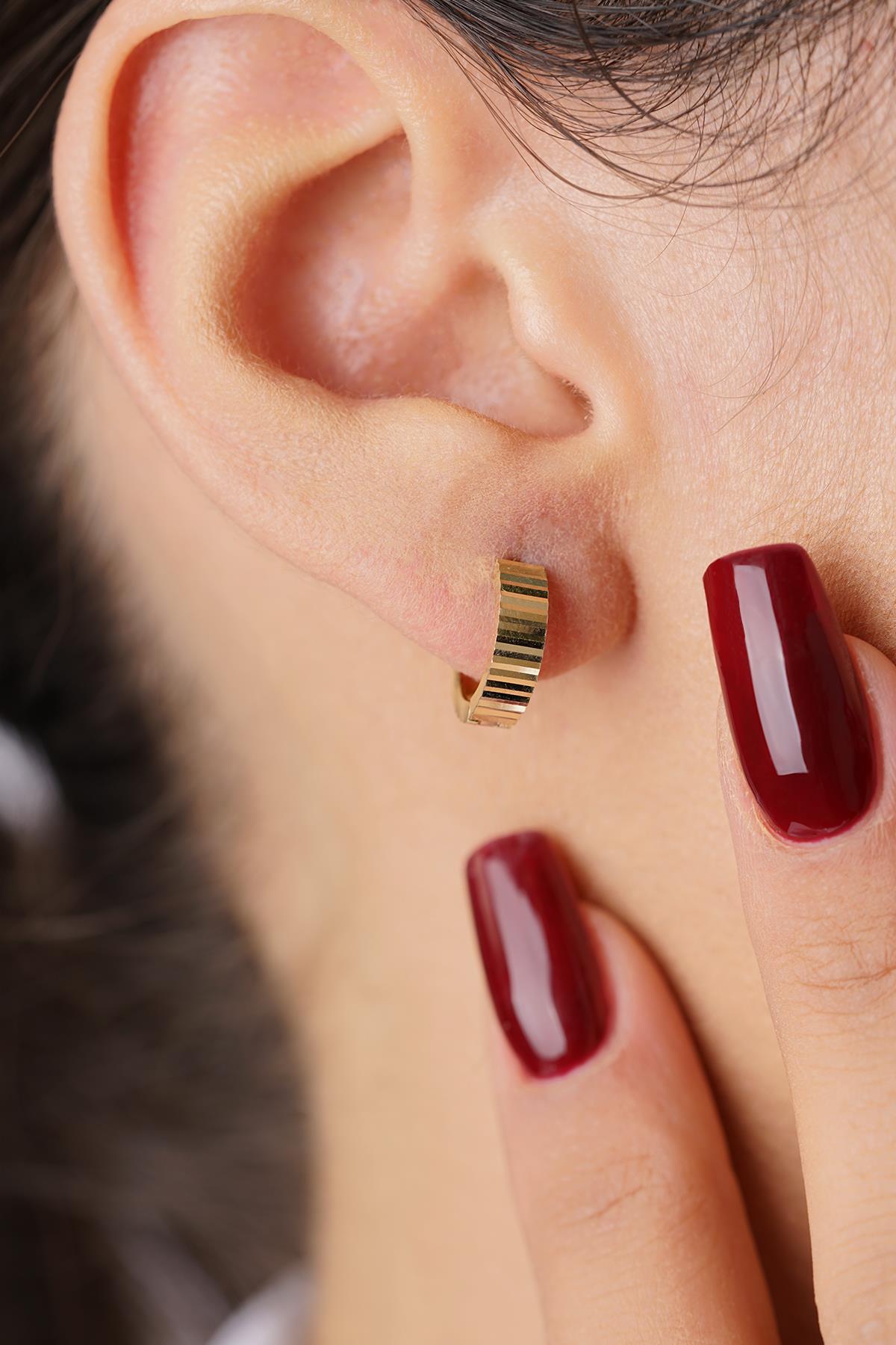 14ct Gold Polished Tiny Hoop Earrings