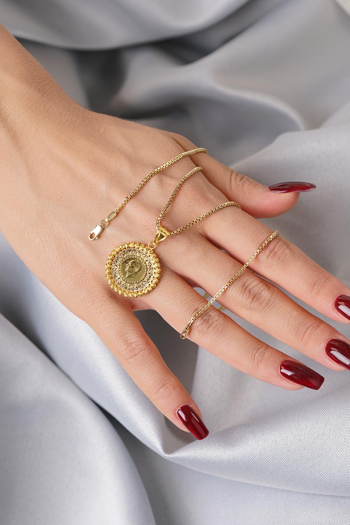 14K Gold Quarter Coin with Patterned Box Chain Necklace