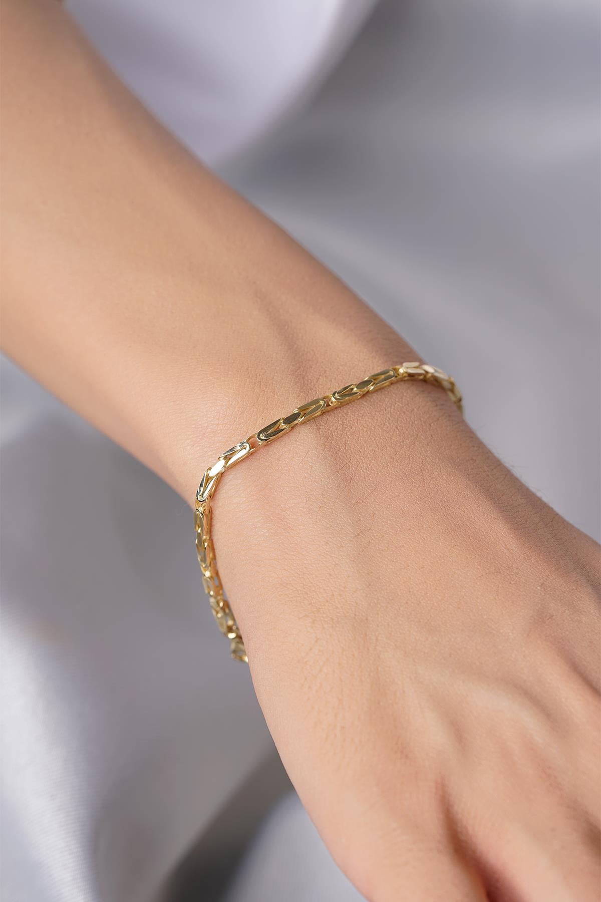 14ct Gold Queen Chain Bracelet