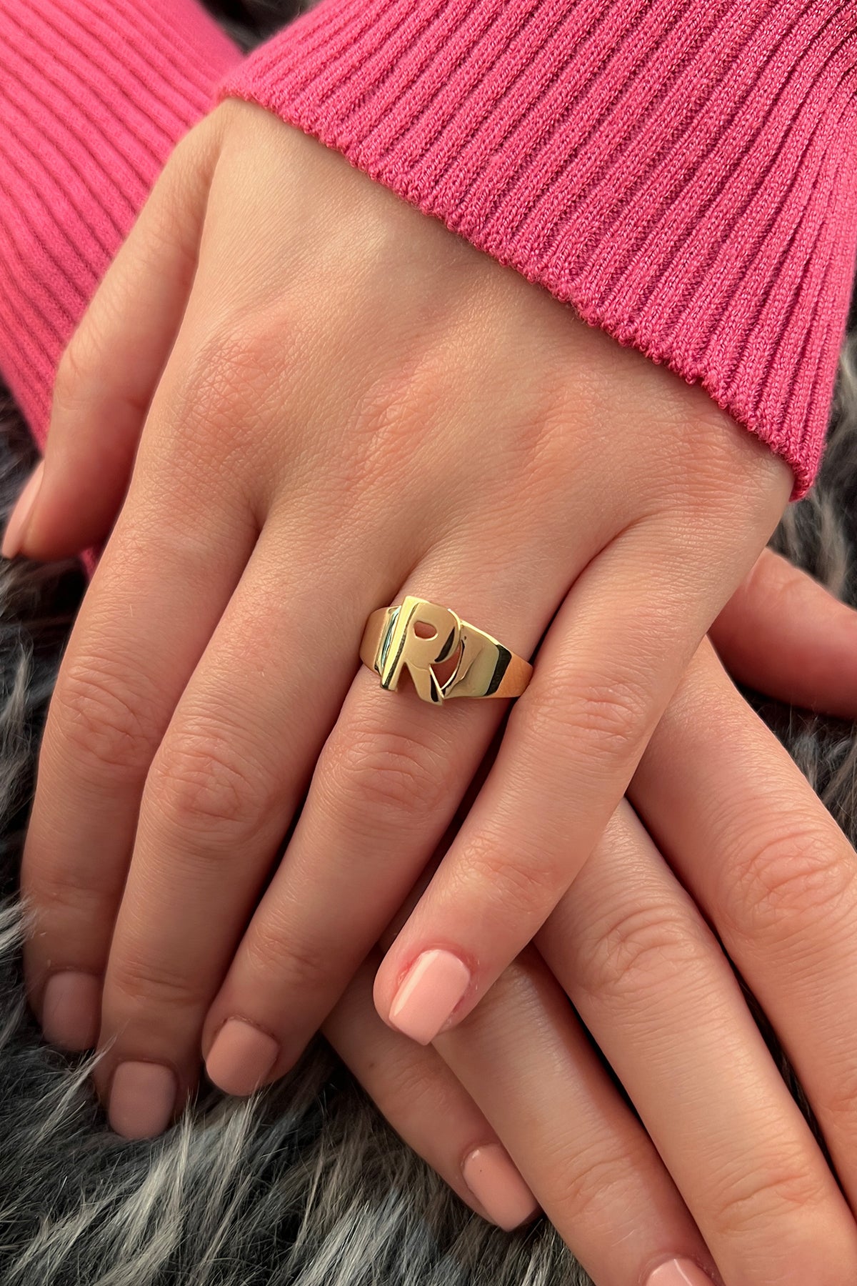 14ct Gold R Initial Ring