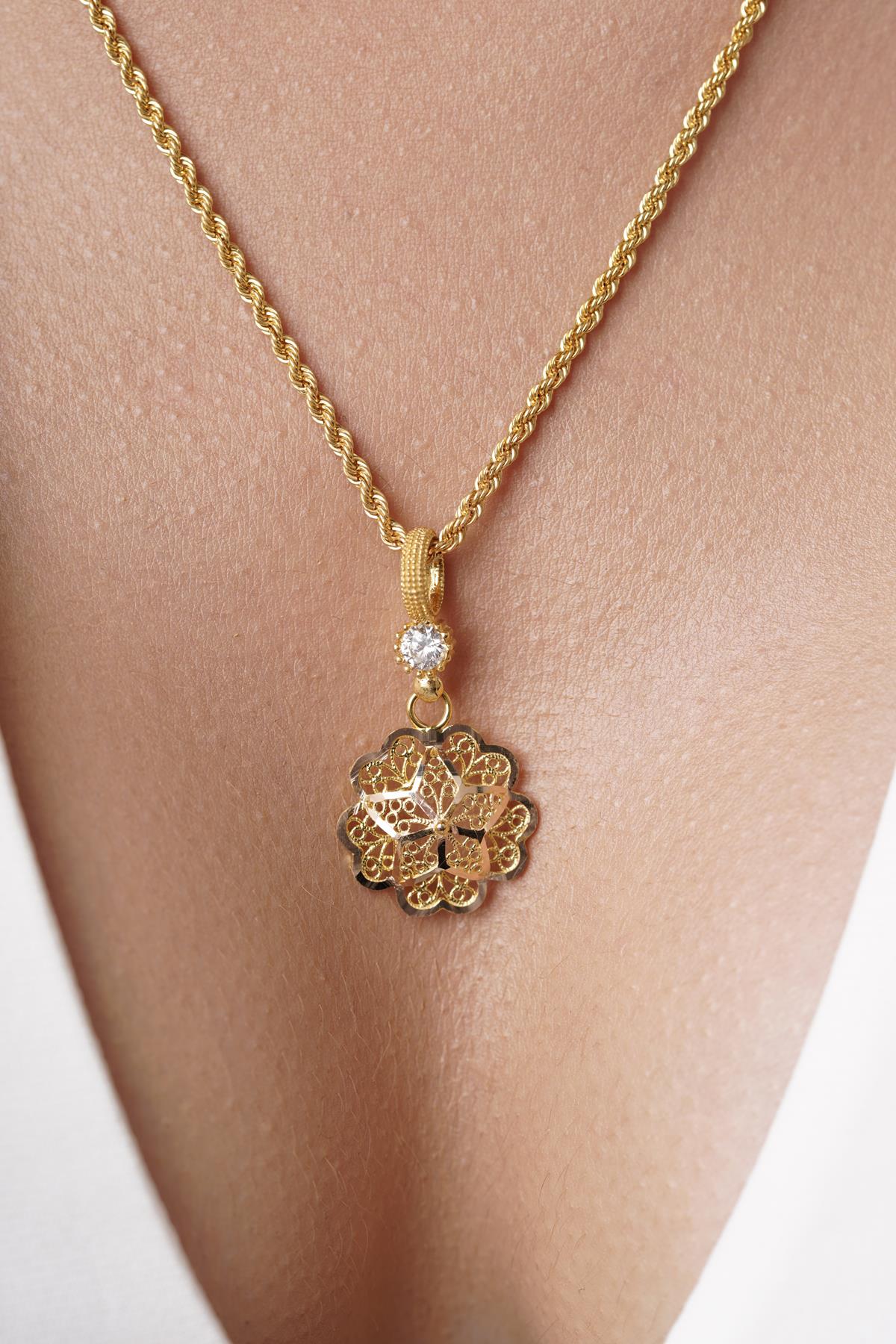 14K Gold Rose Motif Filigree Necklace – Mother’s Necklace