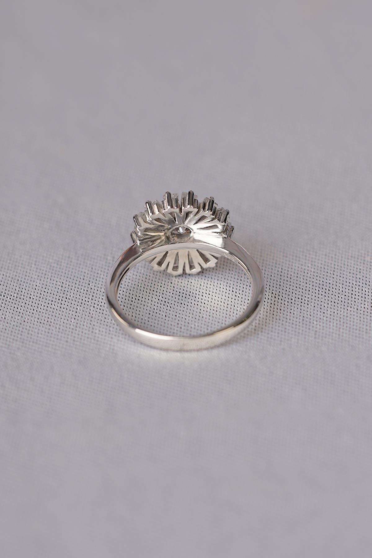 14ct Gold Rose Shaped Baguette Ring