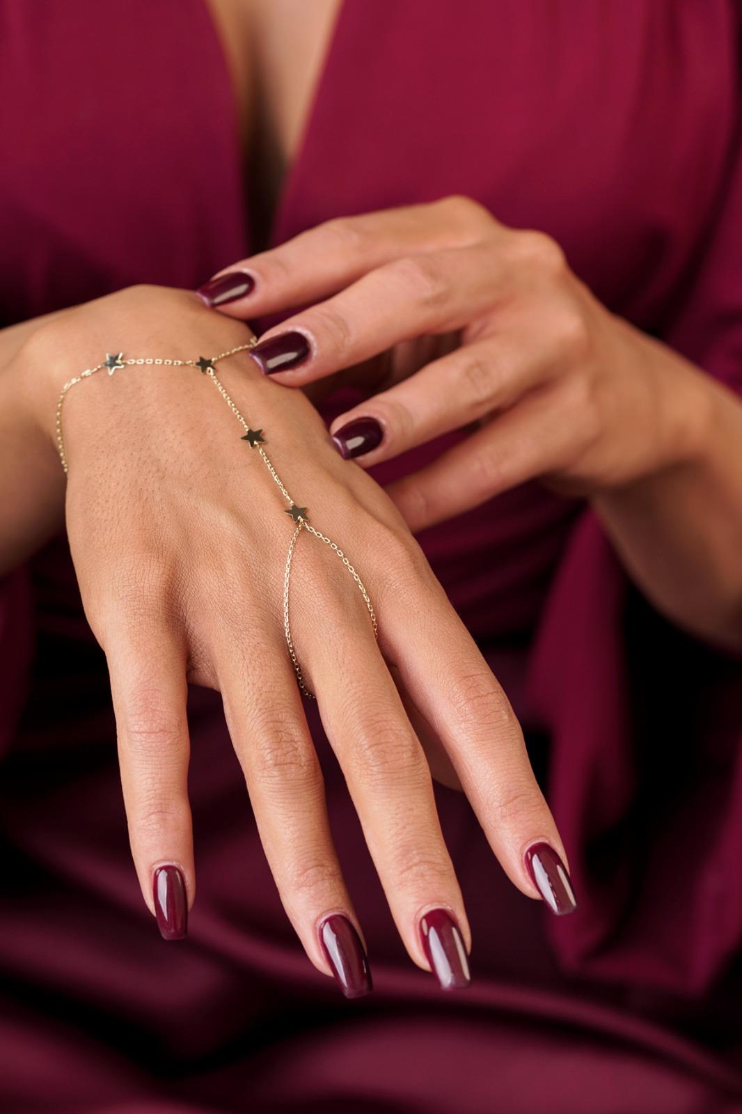 14ct Gold Row of Stars Hand Chain