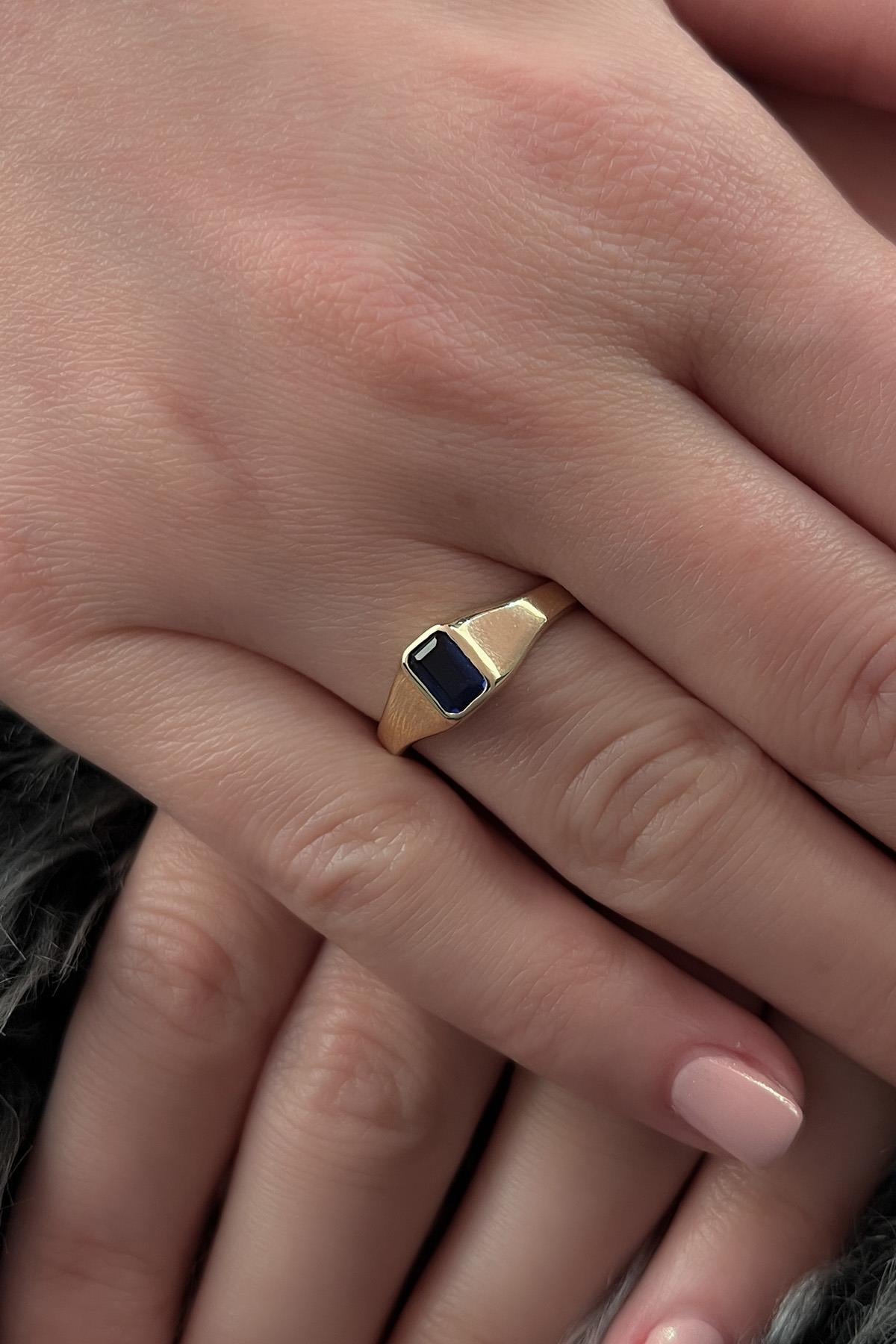 14ct Gold Sapphire Solitaire Ring