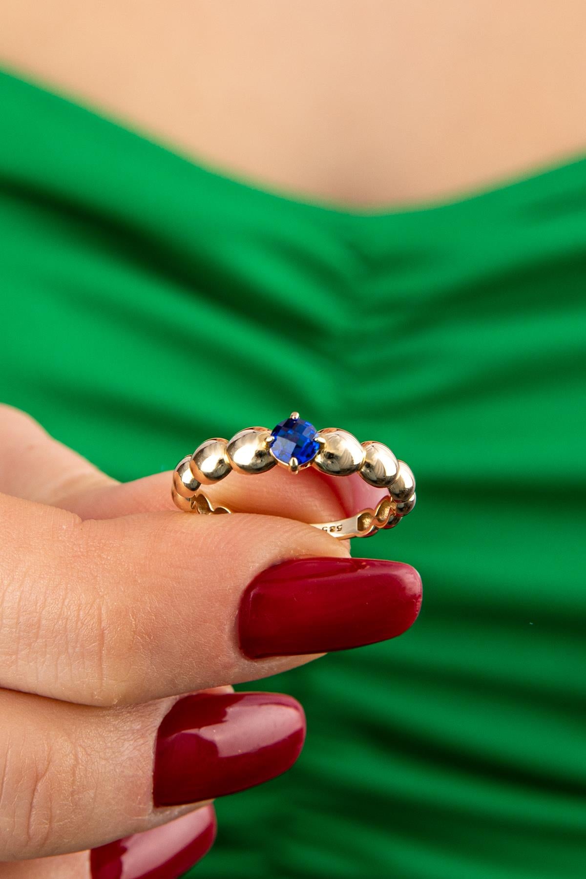 14ct Gold Sapphire Stone Domed Ring