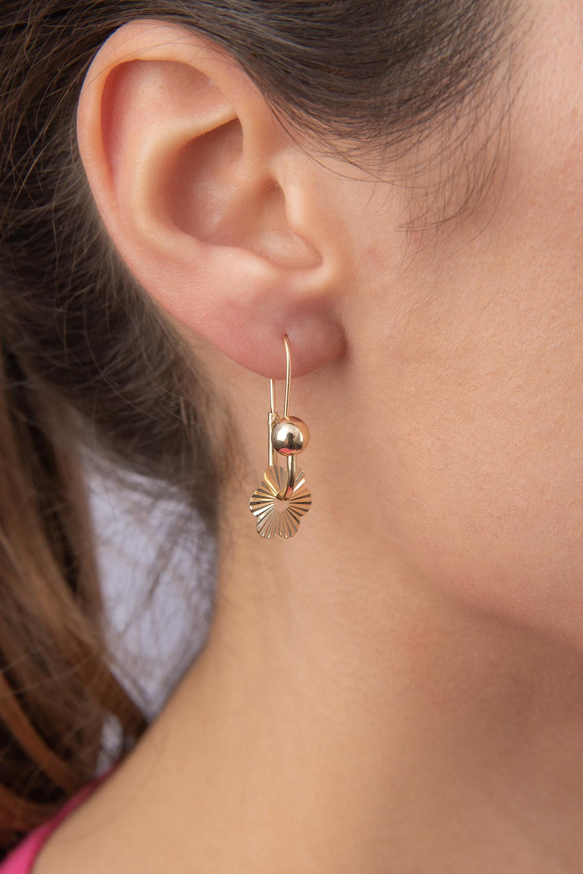 14K Gold Shaining Daisy  Earrings