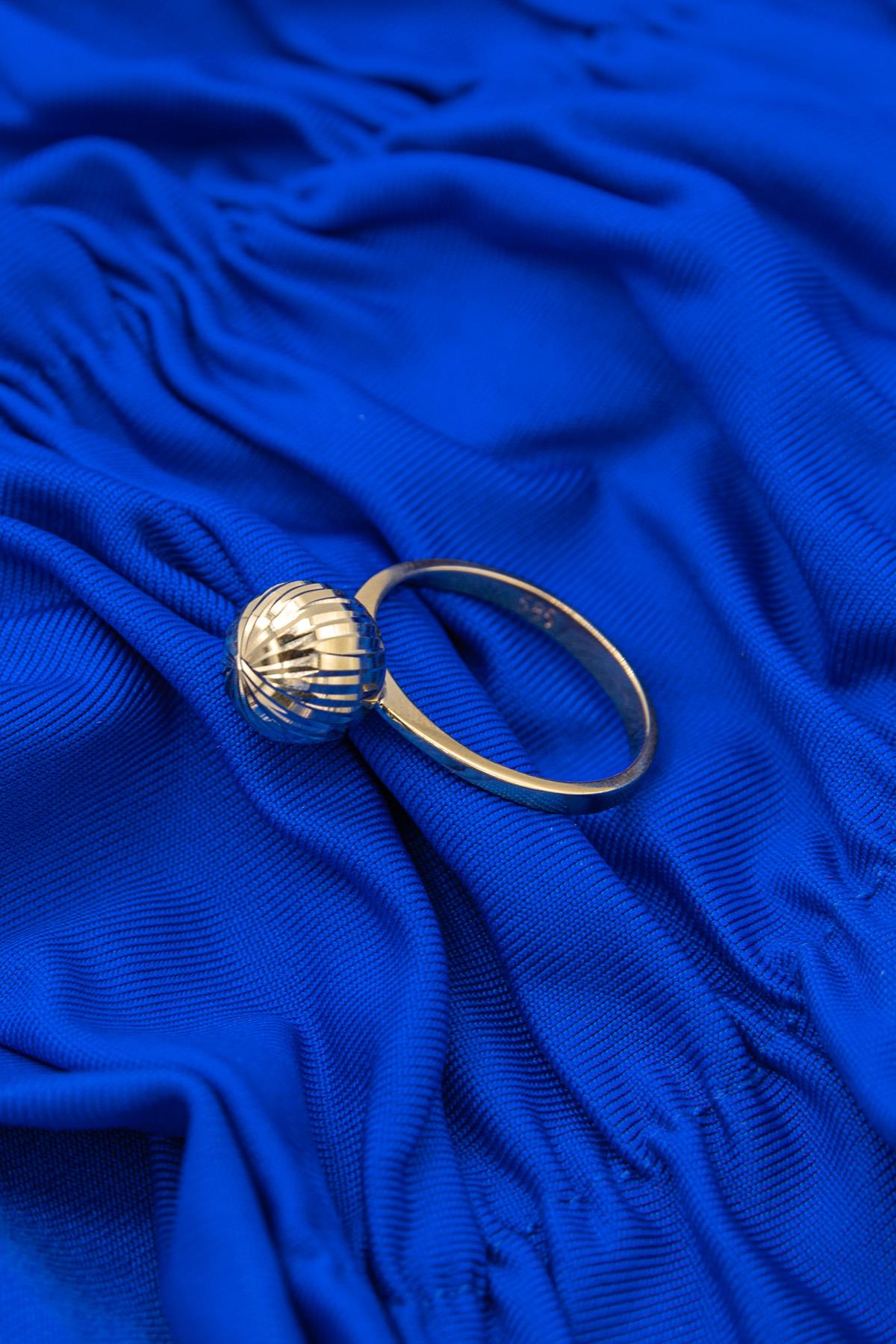 14ct Gold Shiny Ball Ring 2