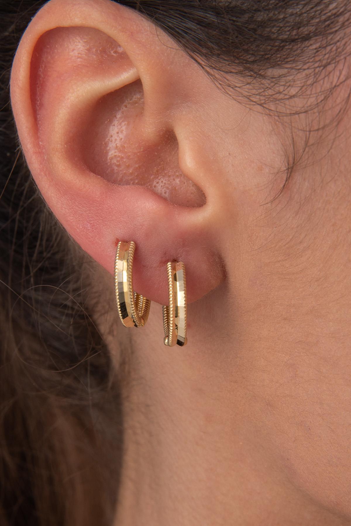 14ct Gold Shiny Huggie Earrings