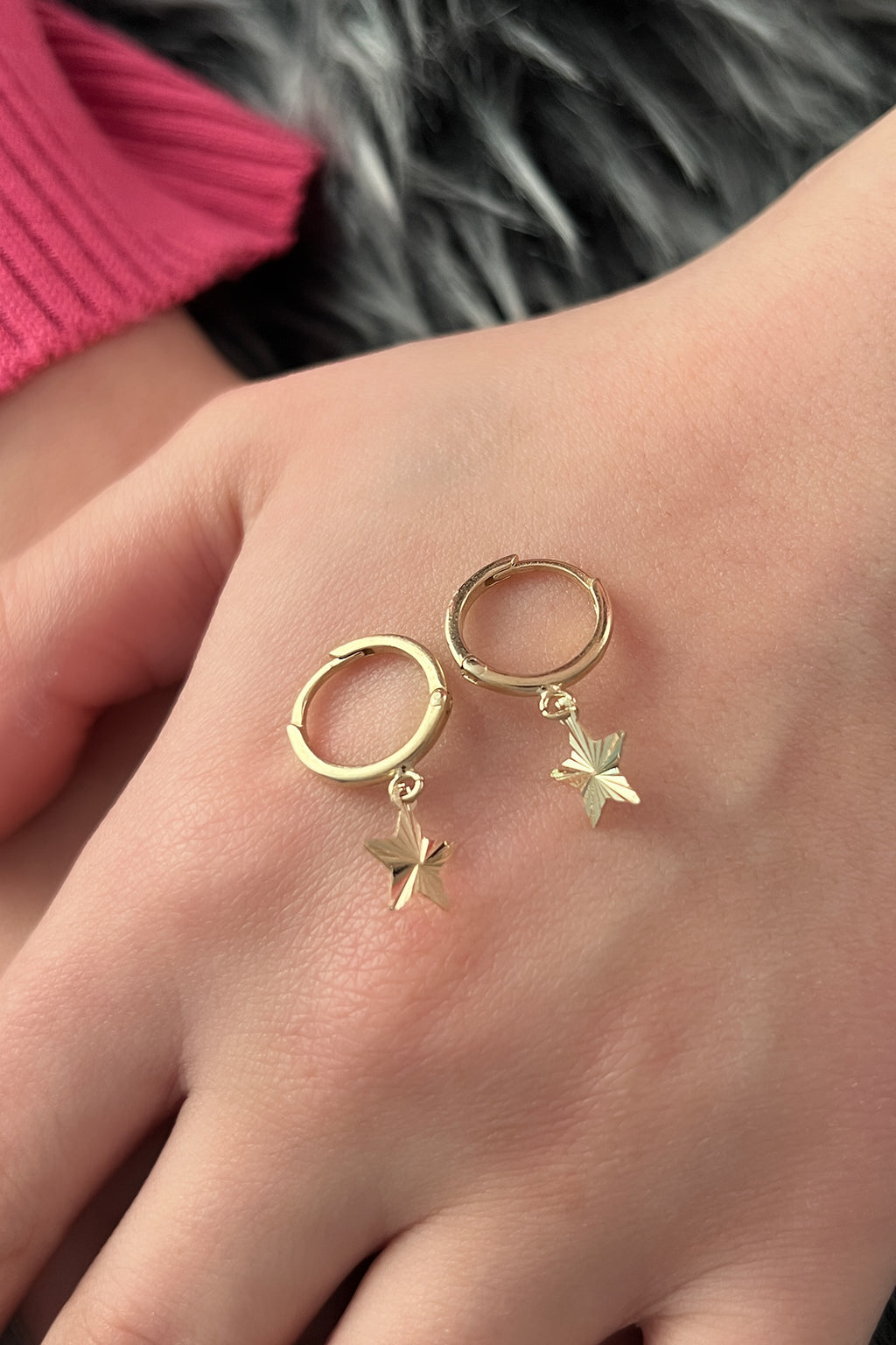 14ct Gold Shiny Star Dangle Huggie Earrings