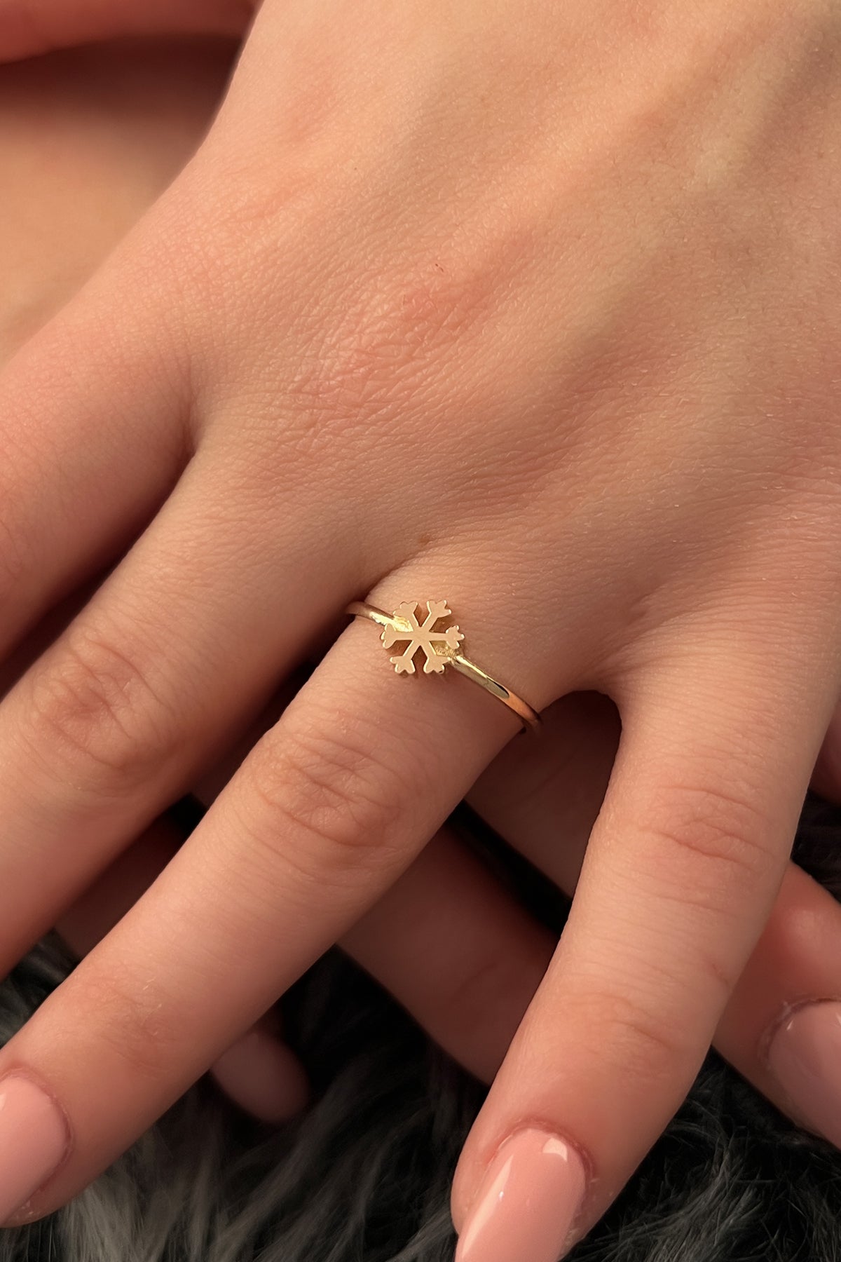 14ct Gold Snowflake Shaped Ring
