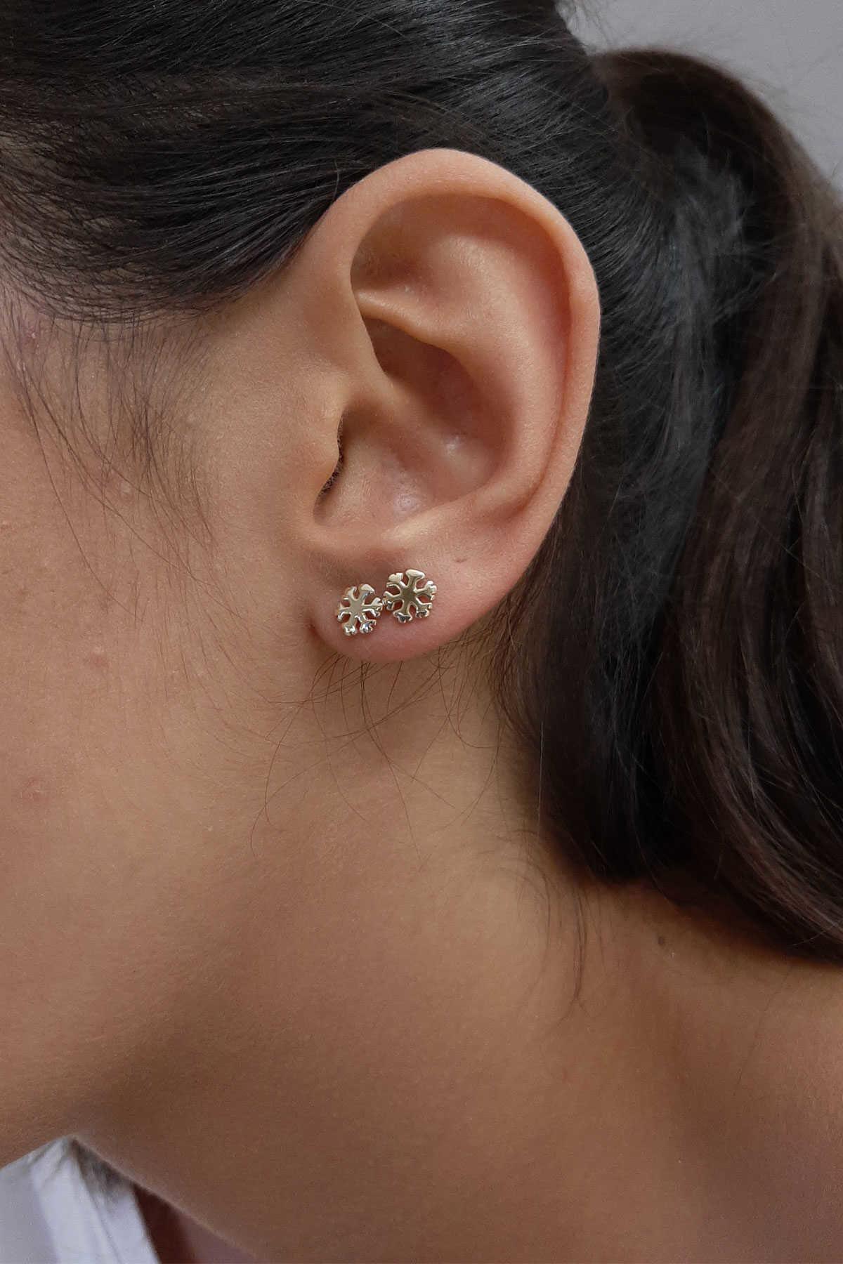 14K Gold Snowflake Stud Earrings
