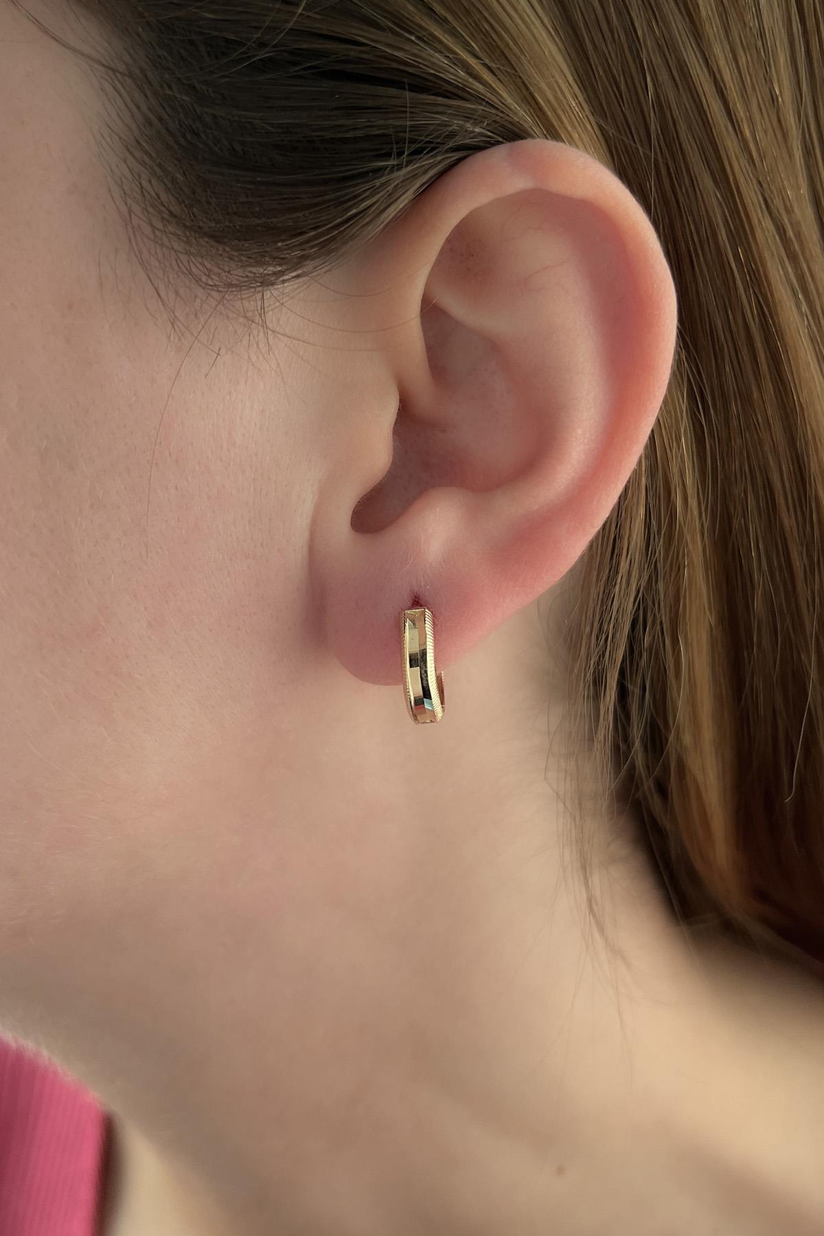 14ct Gold Sparkly Hoop Earrings 3