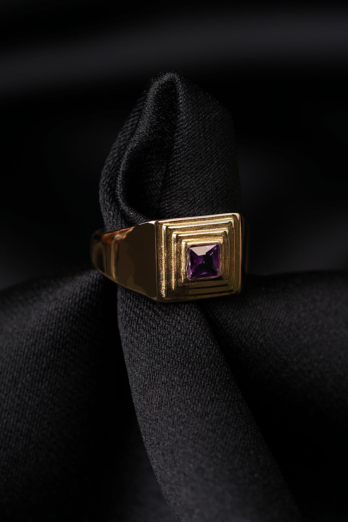 14ct Gold Square Striped Amethyst Stone Ring