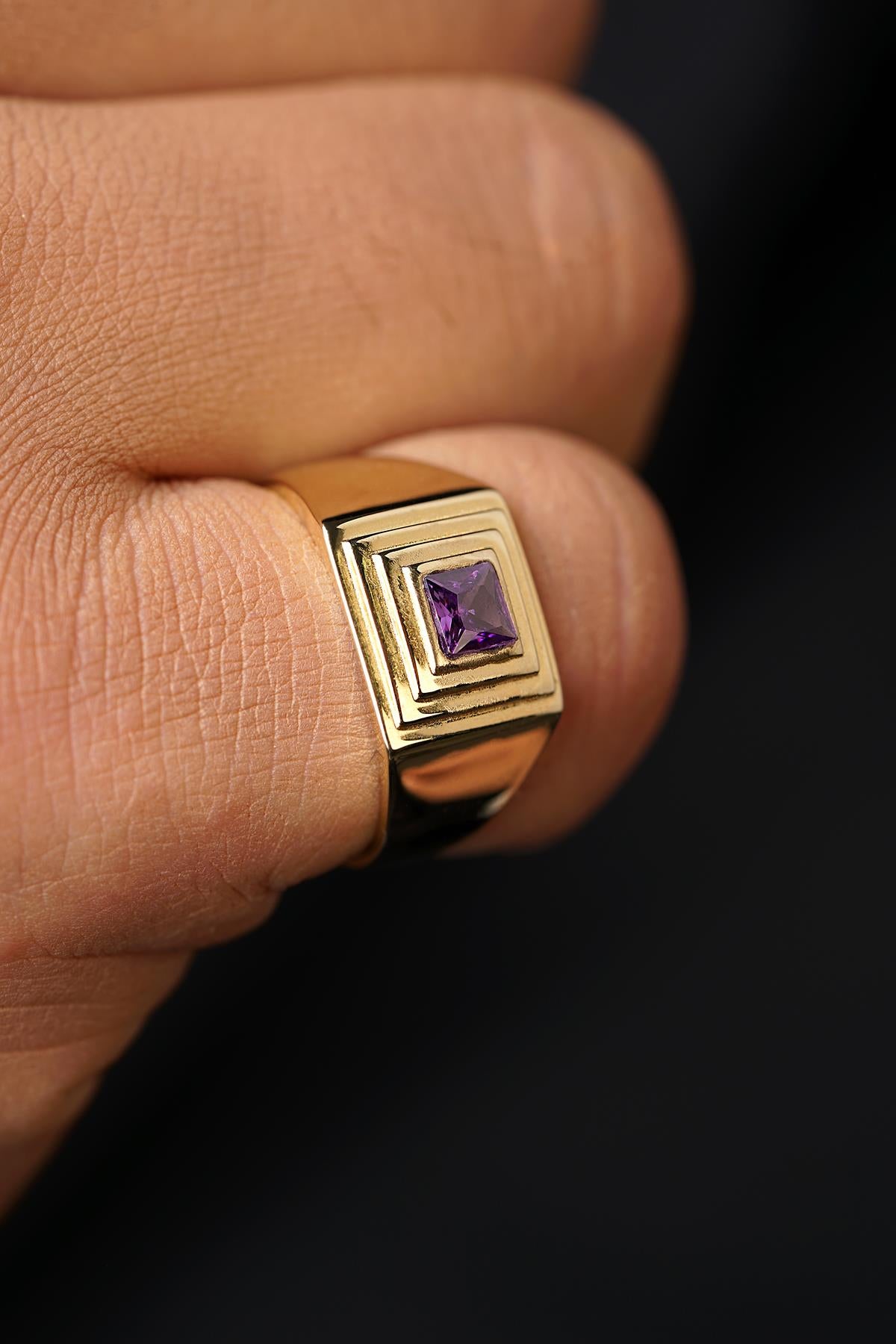 14ct Gold Square Striped Amethyst Stone Ring