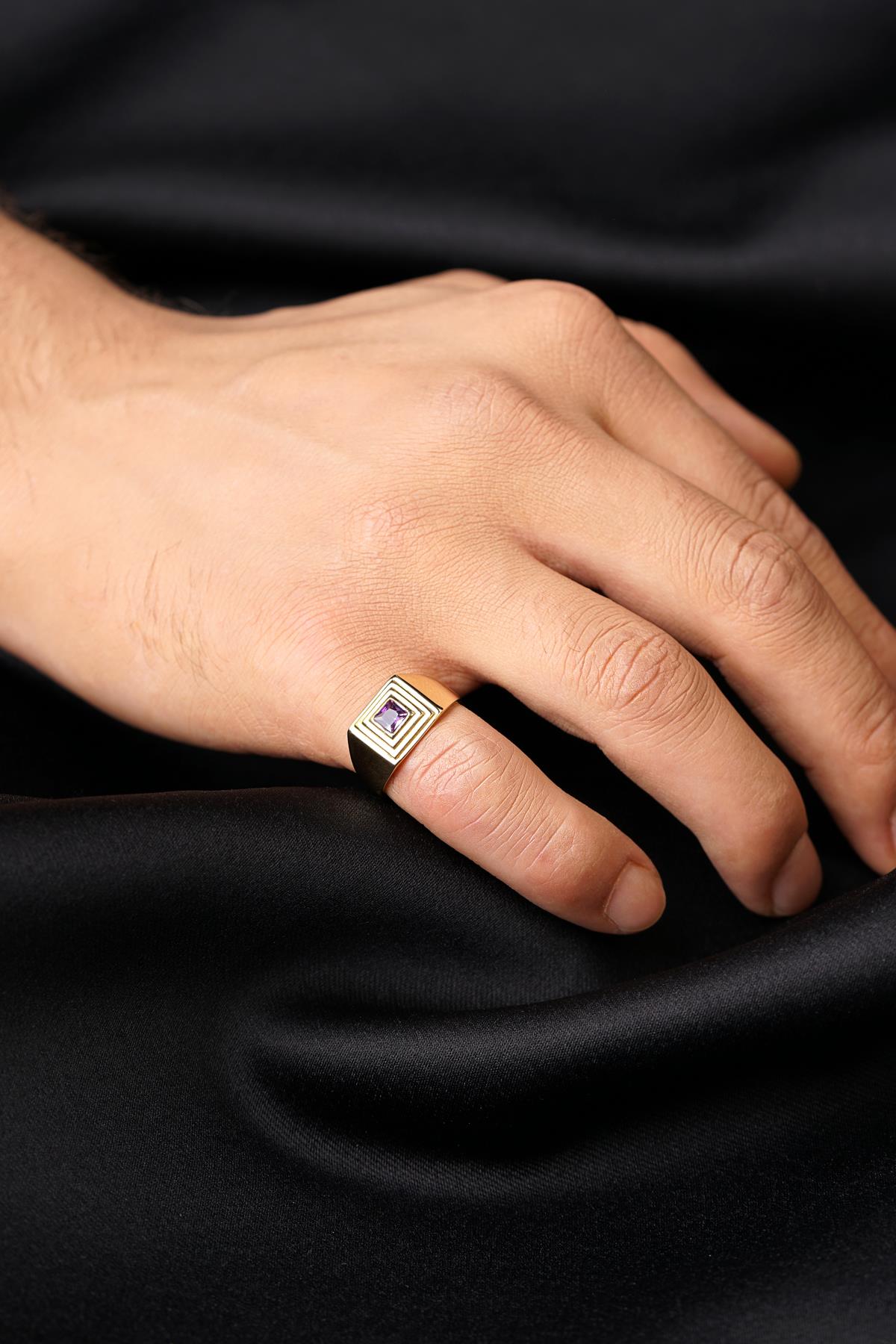 14ct Gold Square Striped Amethyst Stone Ring