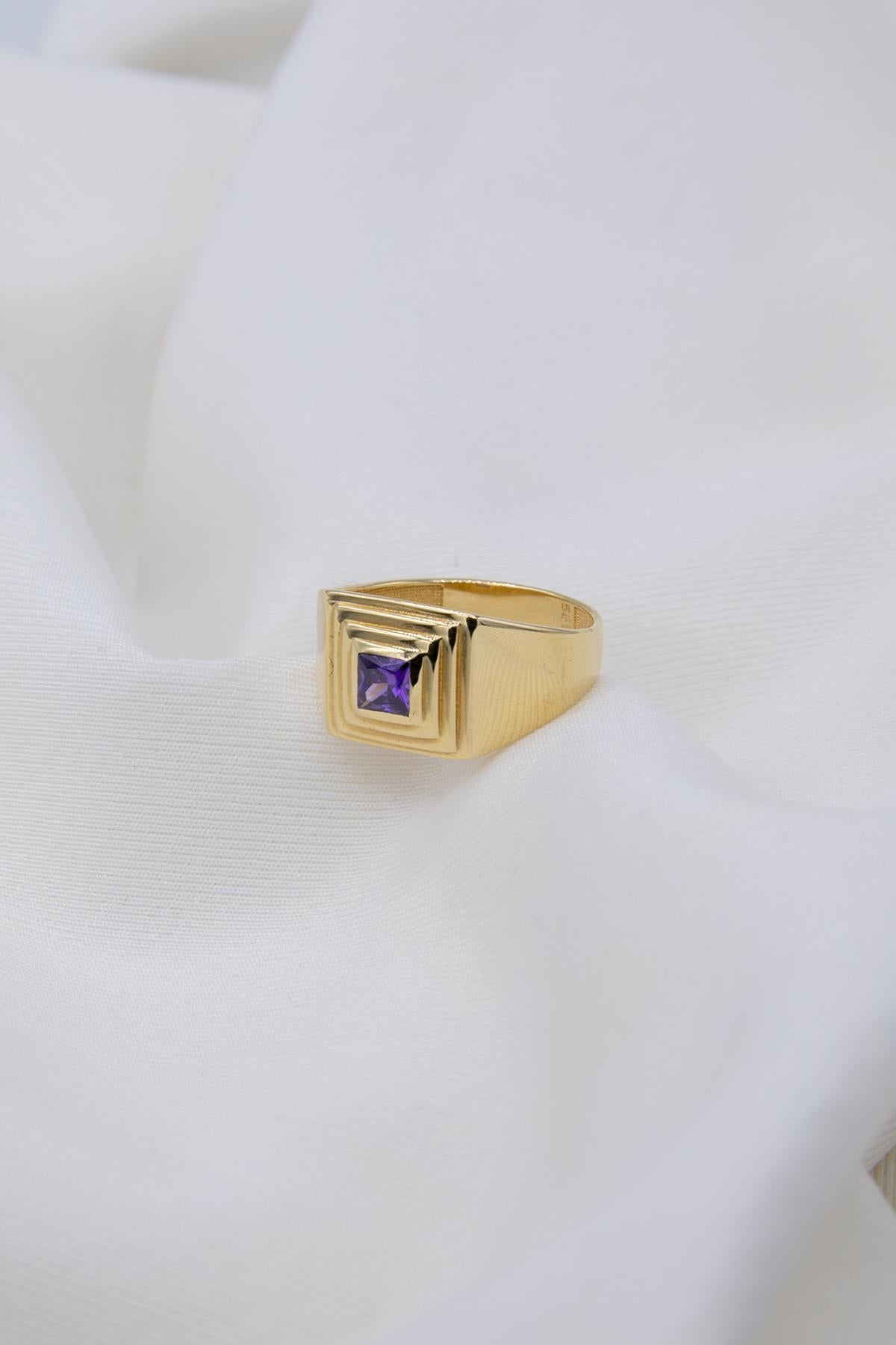 14ct Gold Square Striped Amethyst Stone Ring