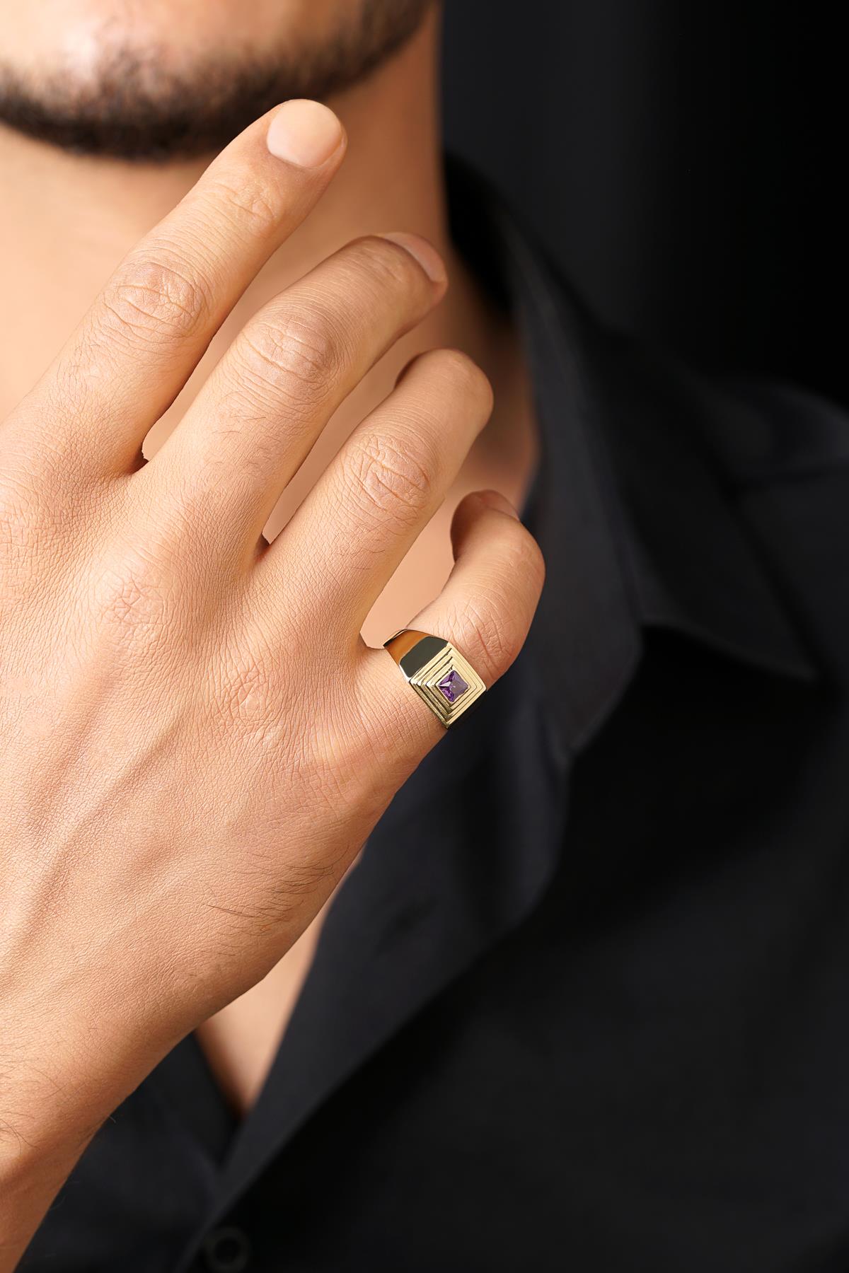 14ct Gold Square Striped Amethyst Stone Ring