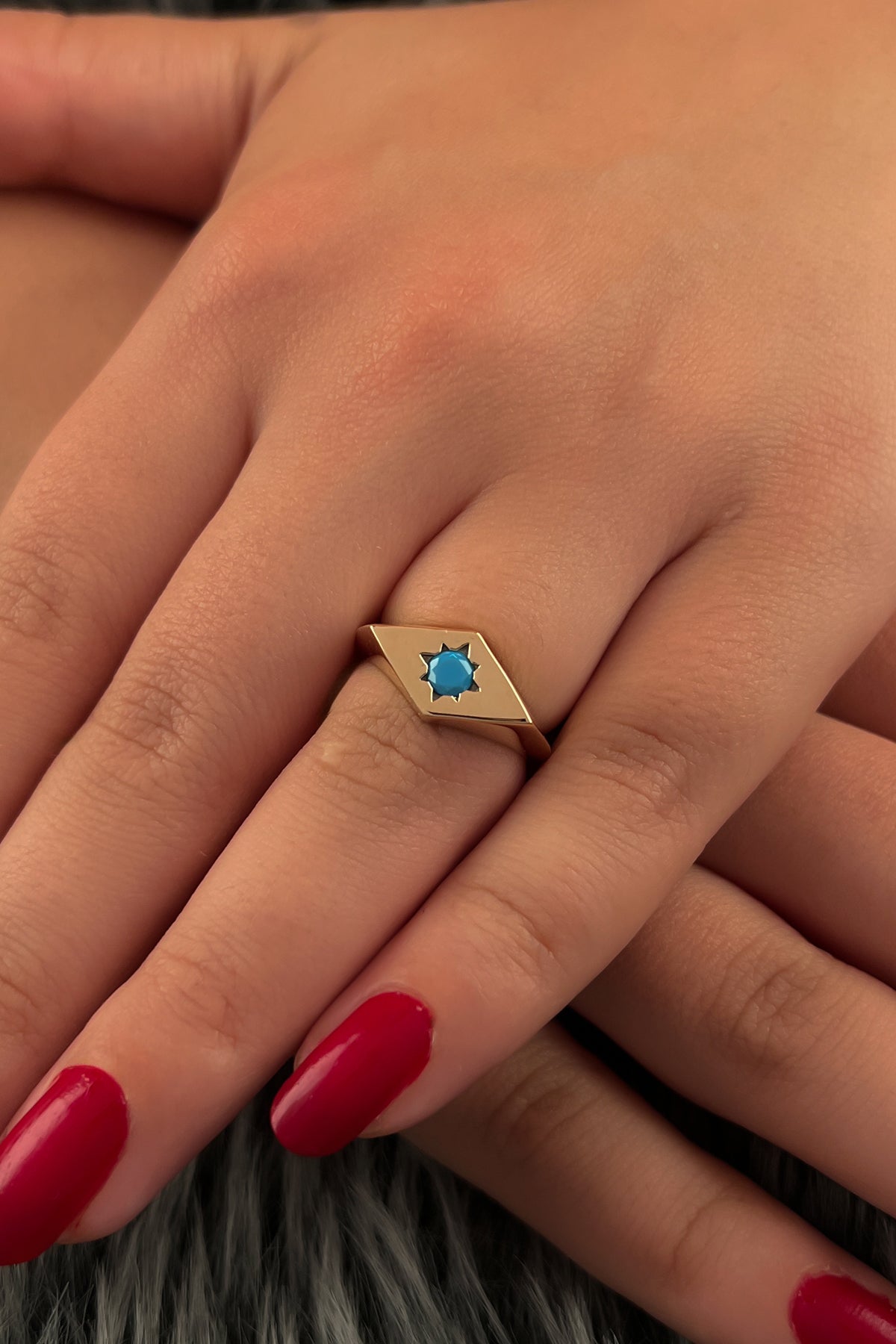 14K Gold Star Burst Signet Ring With Turquoise Blue Stone