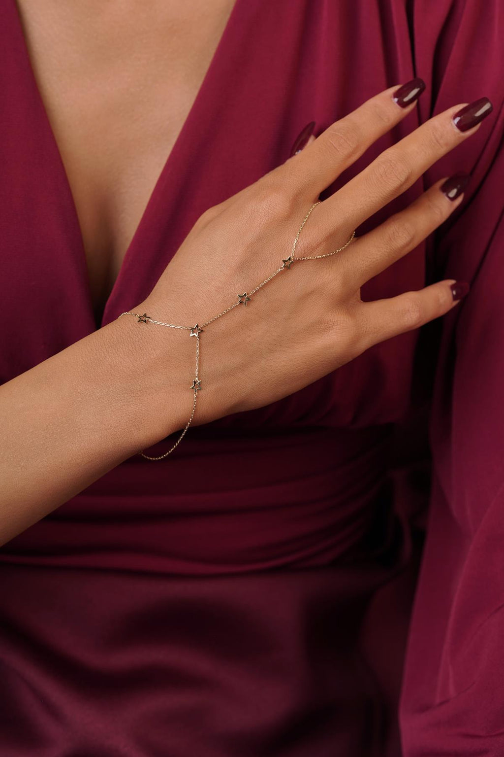 14ct Gold Star Hand Chain