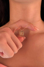 14ct Gold Stone E Initial Necklace