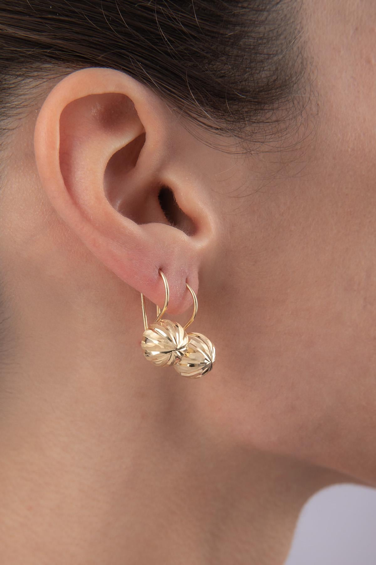 14K Gold Straight Patterned Euroball Earrings ( Medium )