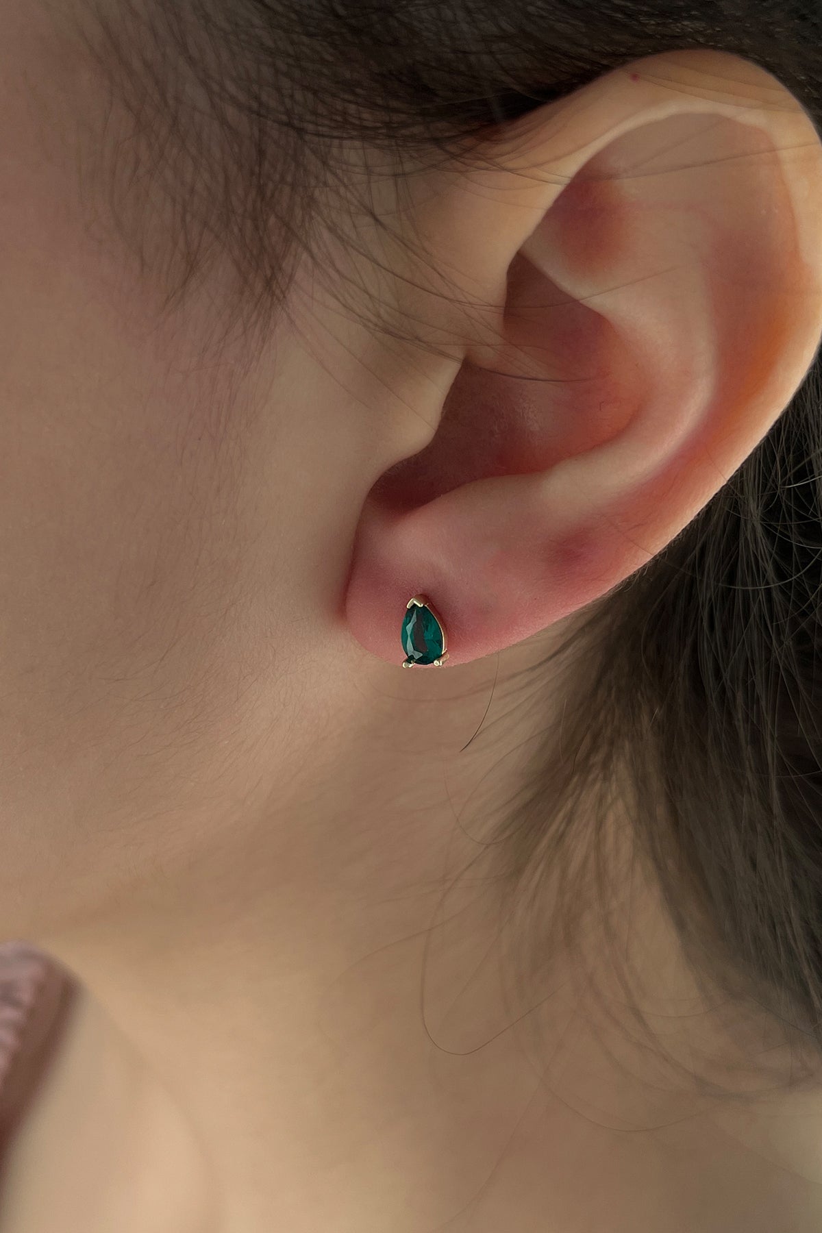 14ct Gold Stud Root Emerald Stone Drop Shape Earrings