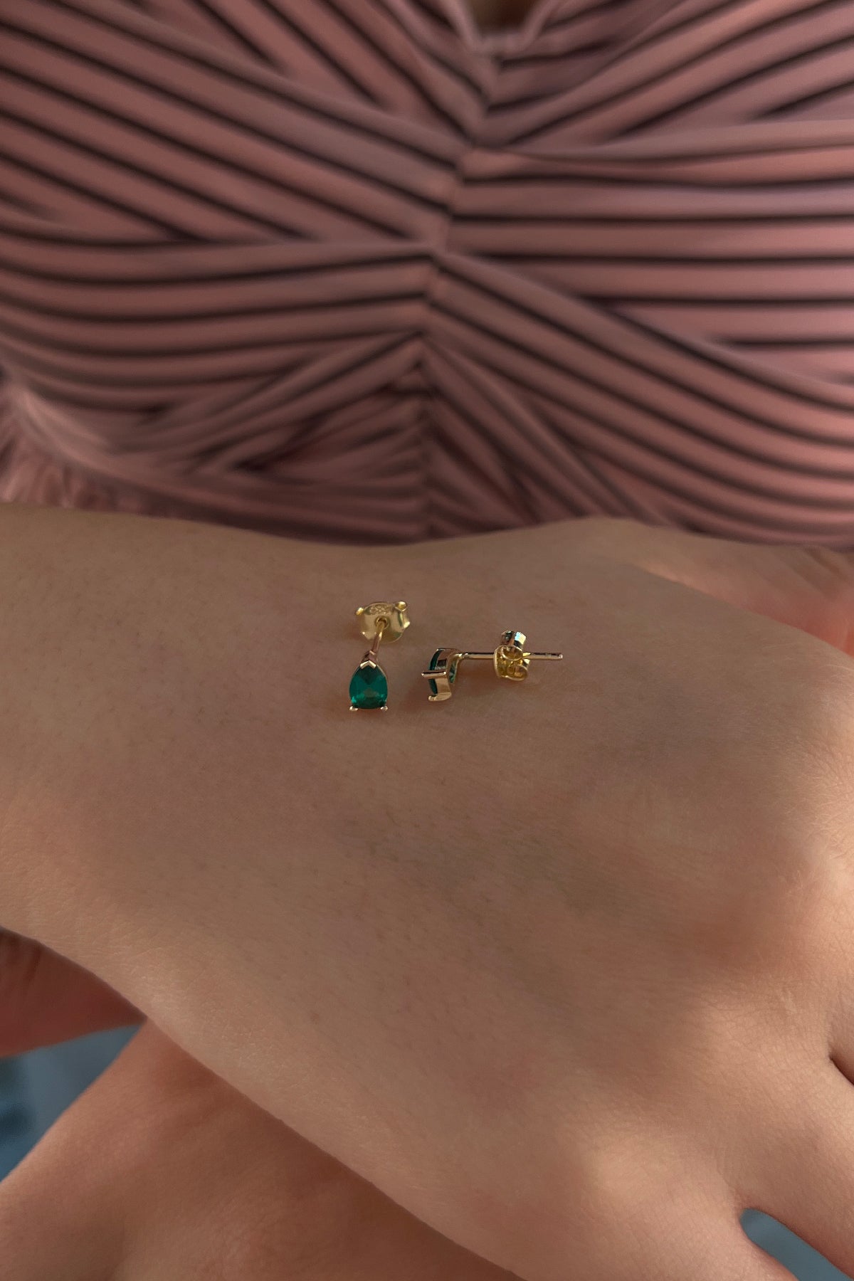 14ct Gold Stud Root Emerald Stone Drop Shape Earrings