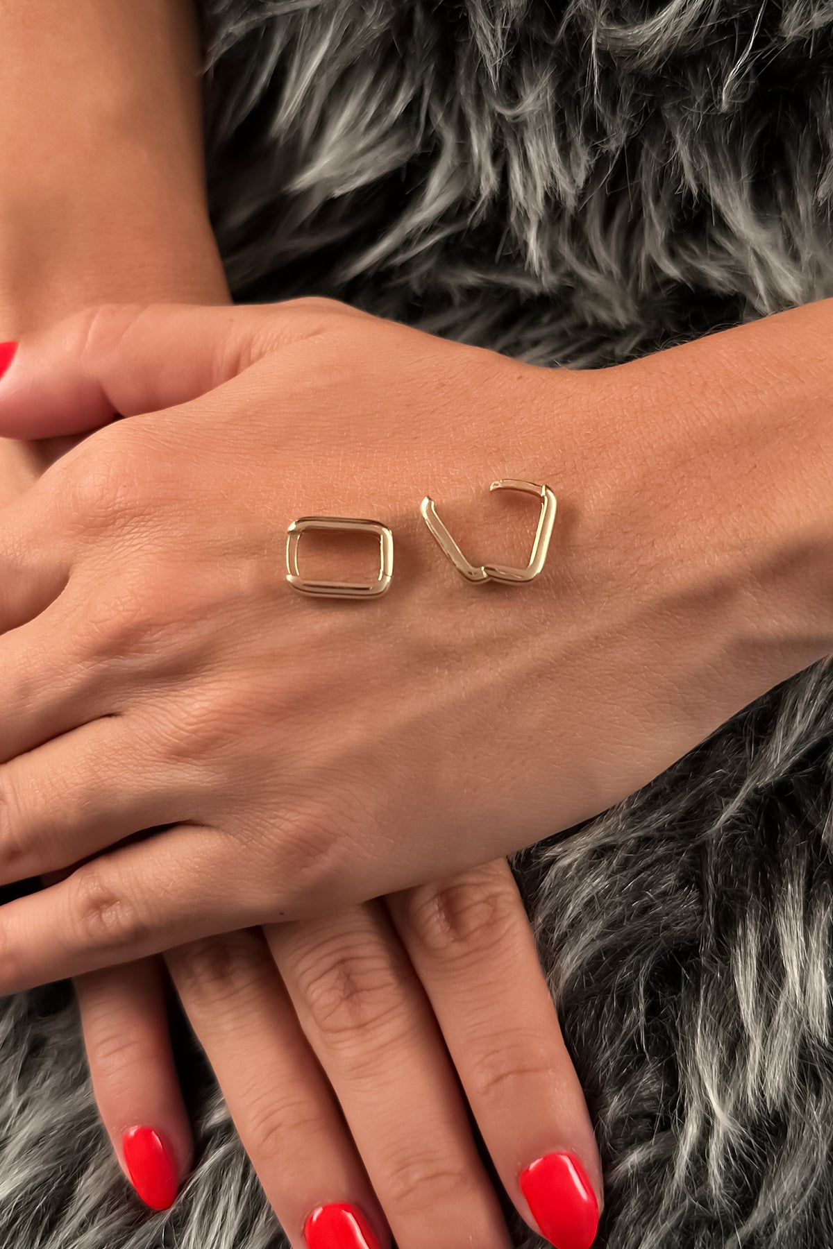 14ct Gold Thick U Shape Huggie Hoop Earrings