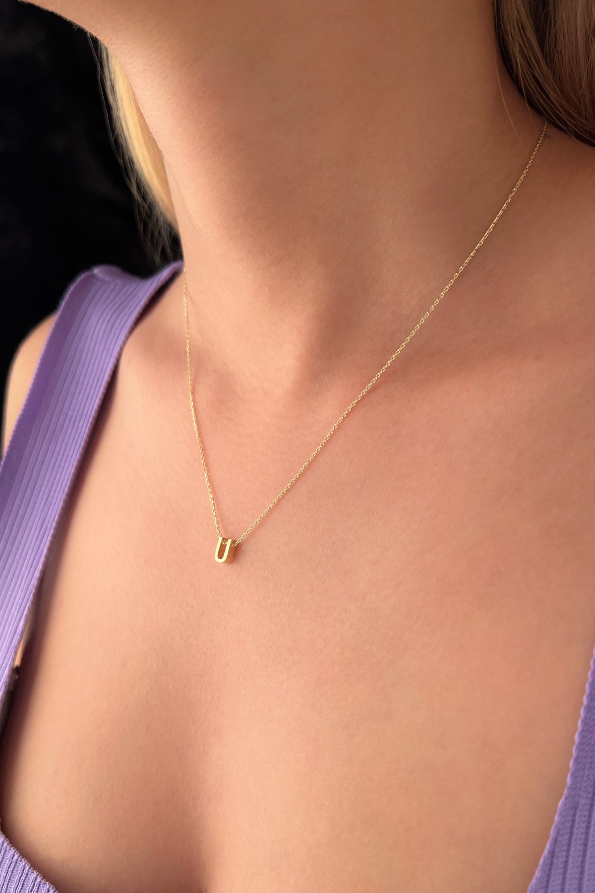 14ct Gold U Initial Necklace