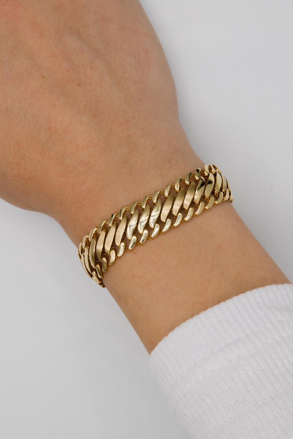 14K Gold Vienna Bracelet  0.543 inch
