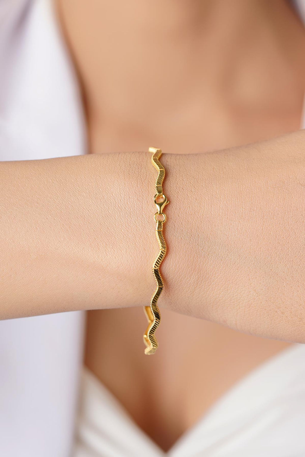 14ct Gold Zigzag Ajda Bracelet with Pen Finish – 22ct Appearance