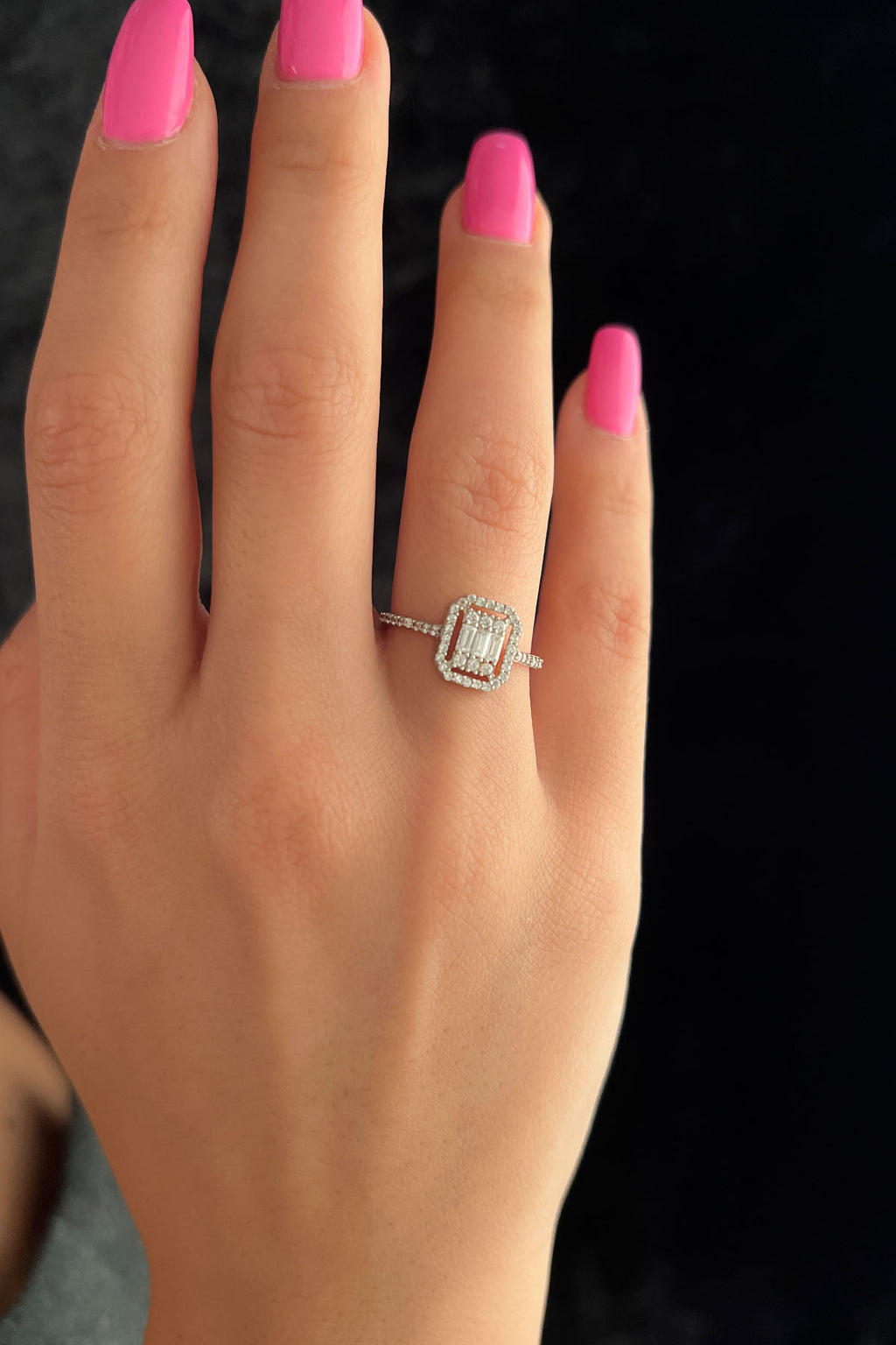 14ct White Gold Baguette Ring